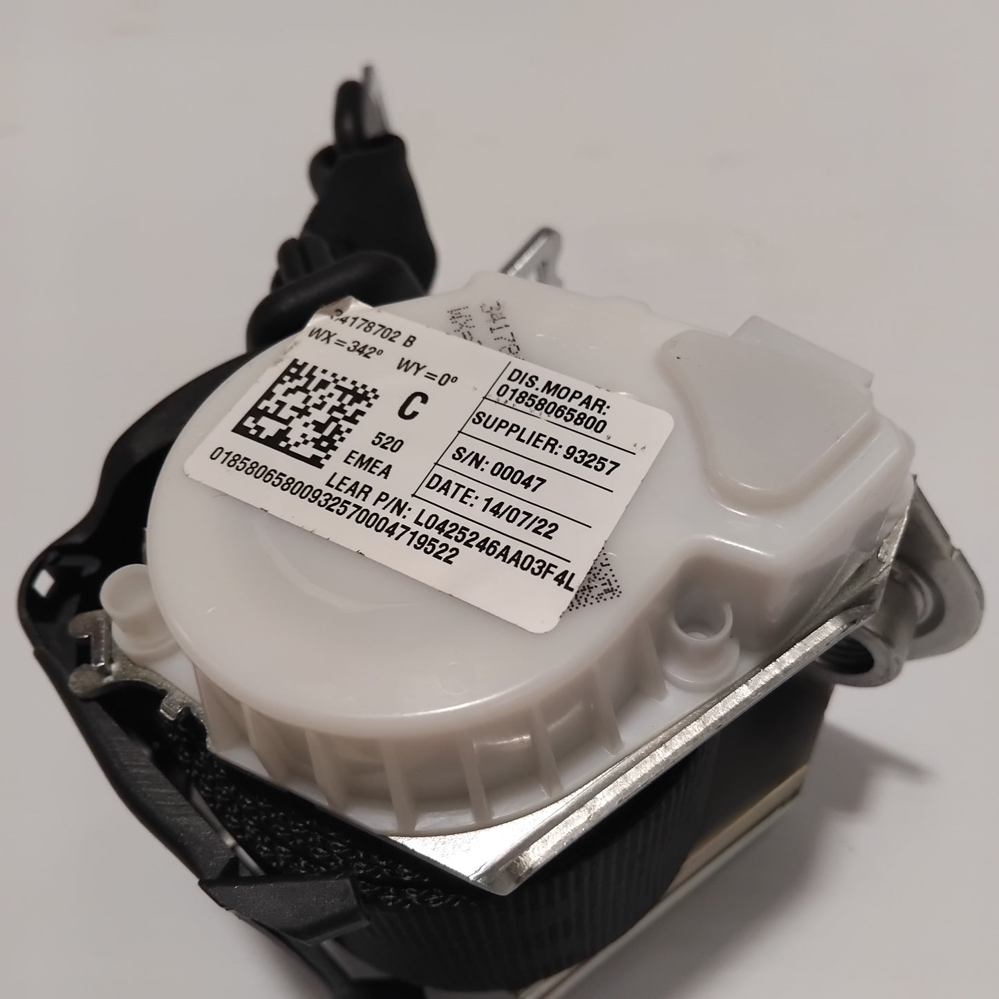Genuine Rear Middle Seat Belt - Jeep Renegade 2014-Onwards | 735598099