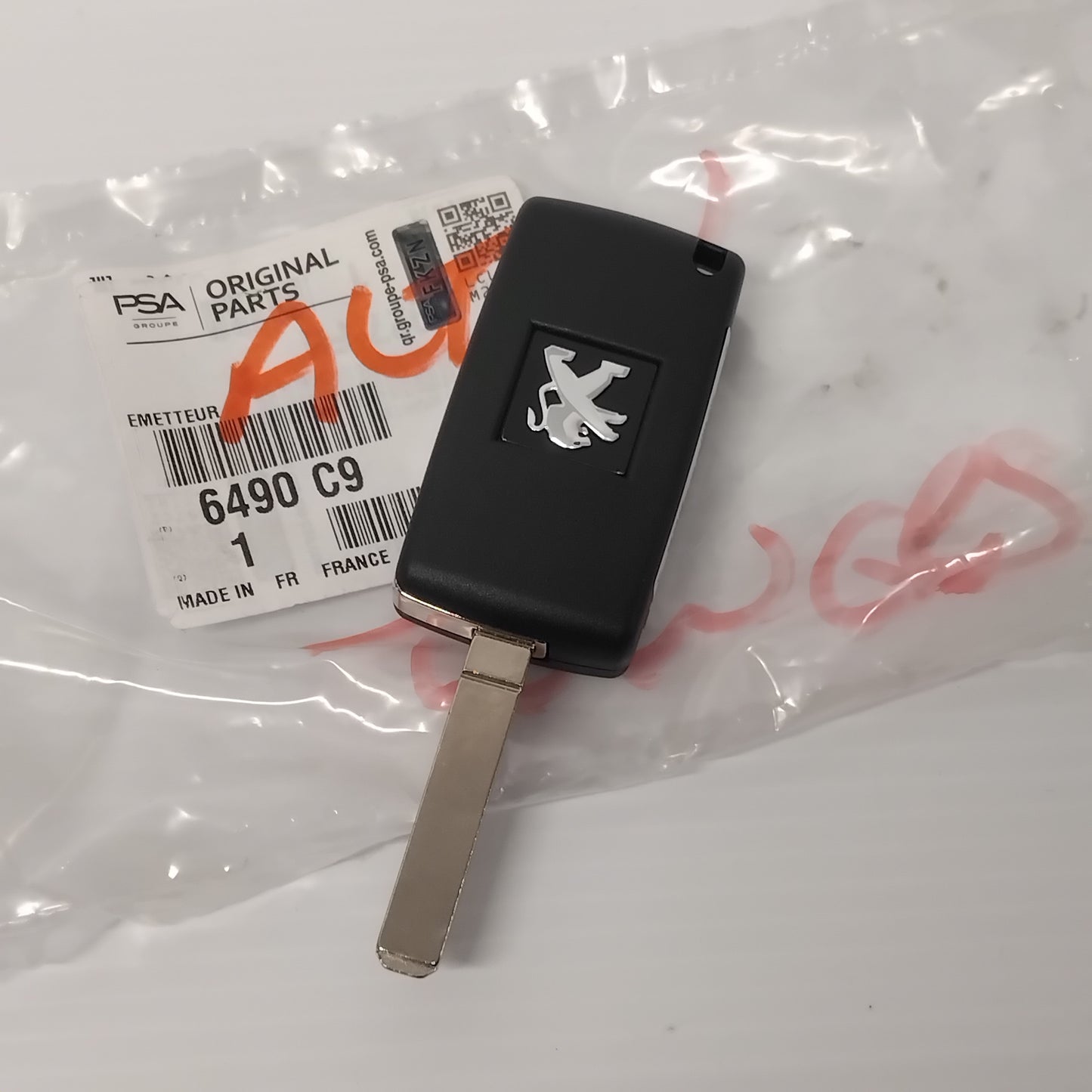 Genuine Uncut Key with Transmitter - Peugeot Partner | 6490C9