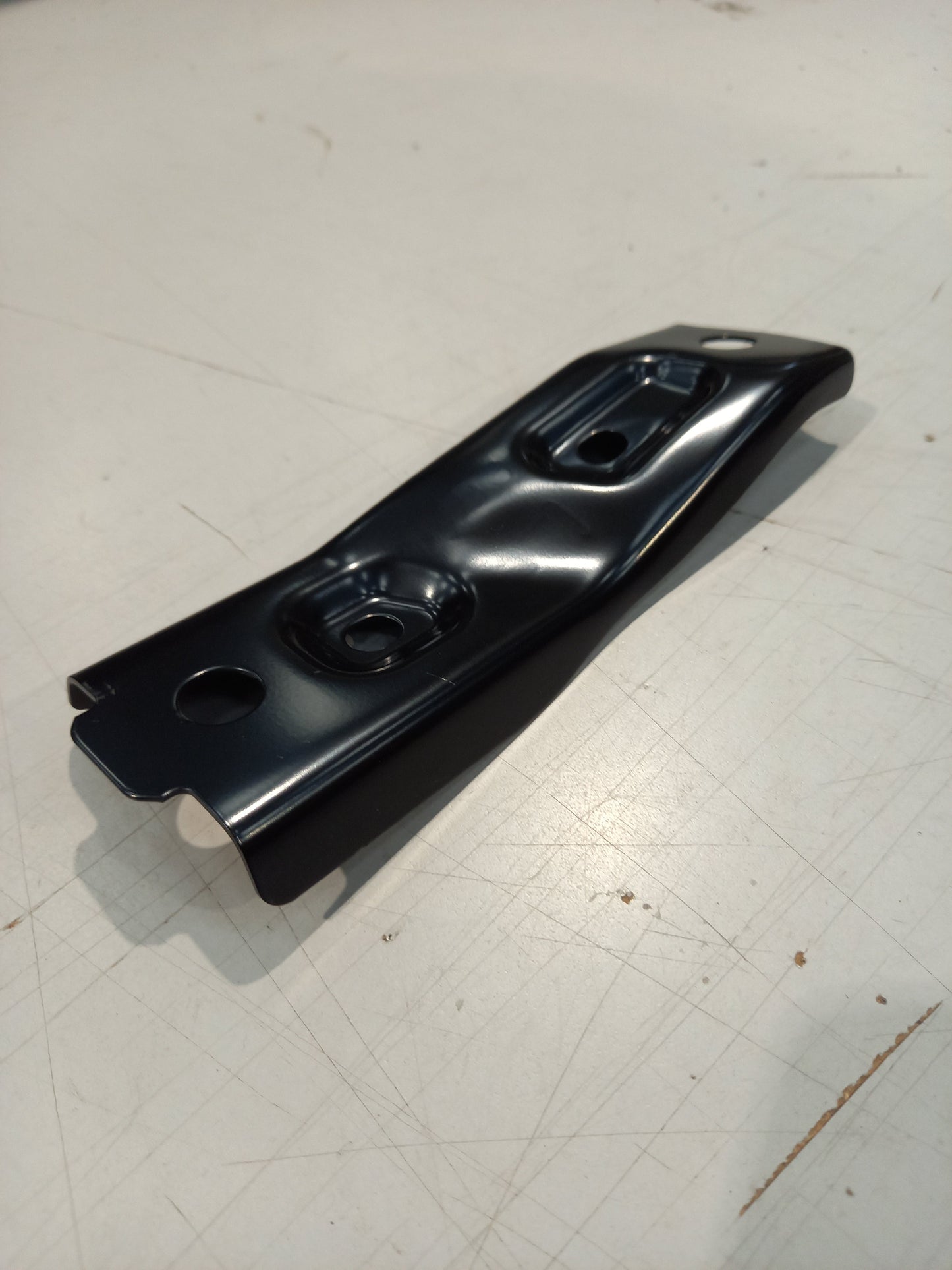 Genuine Mazda Bracket(R),Cros | DA6A34H25A