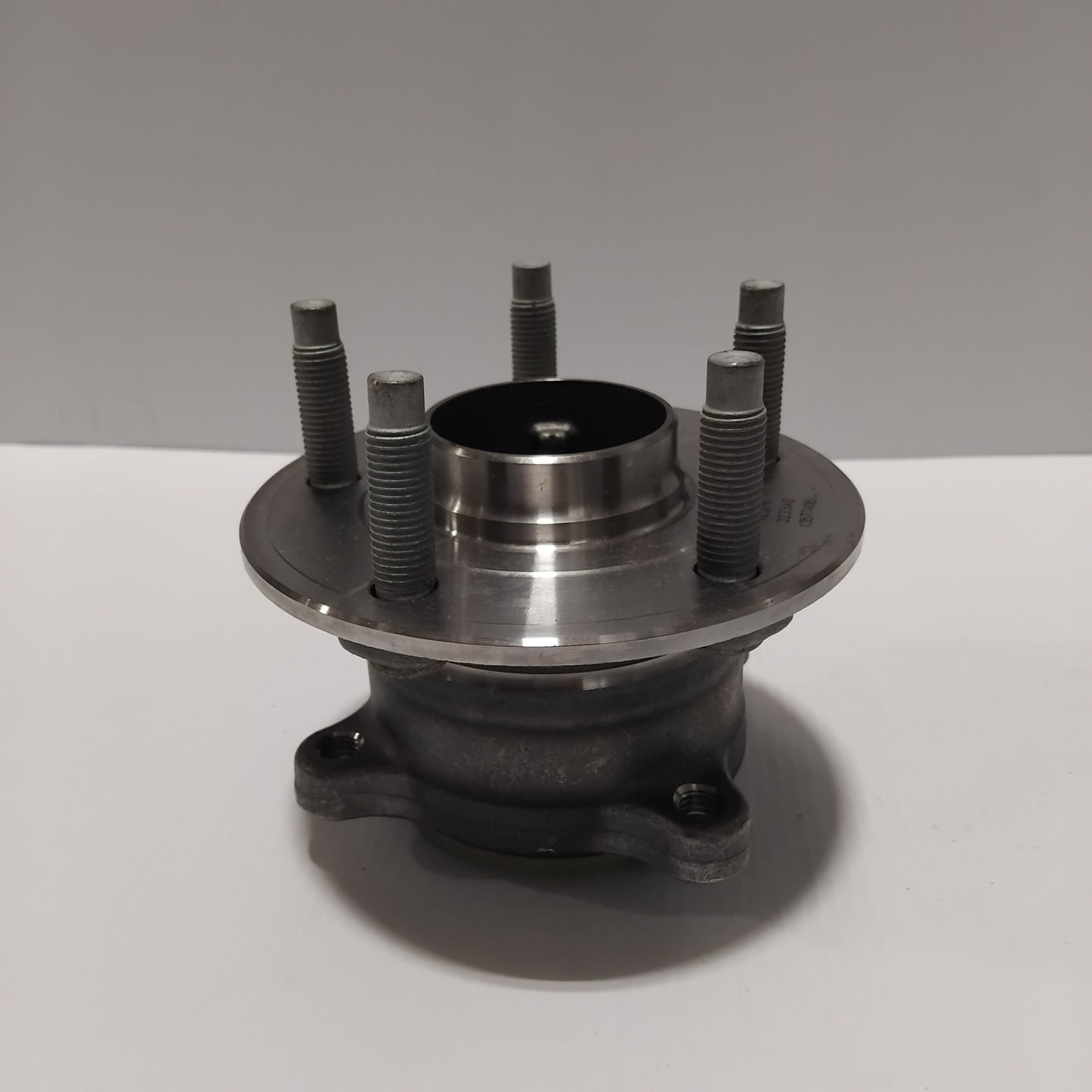 Genuine Vauxhall Hub | 13577406