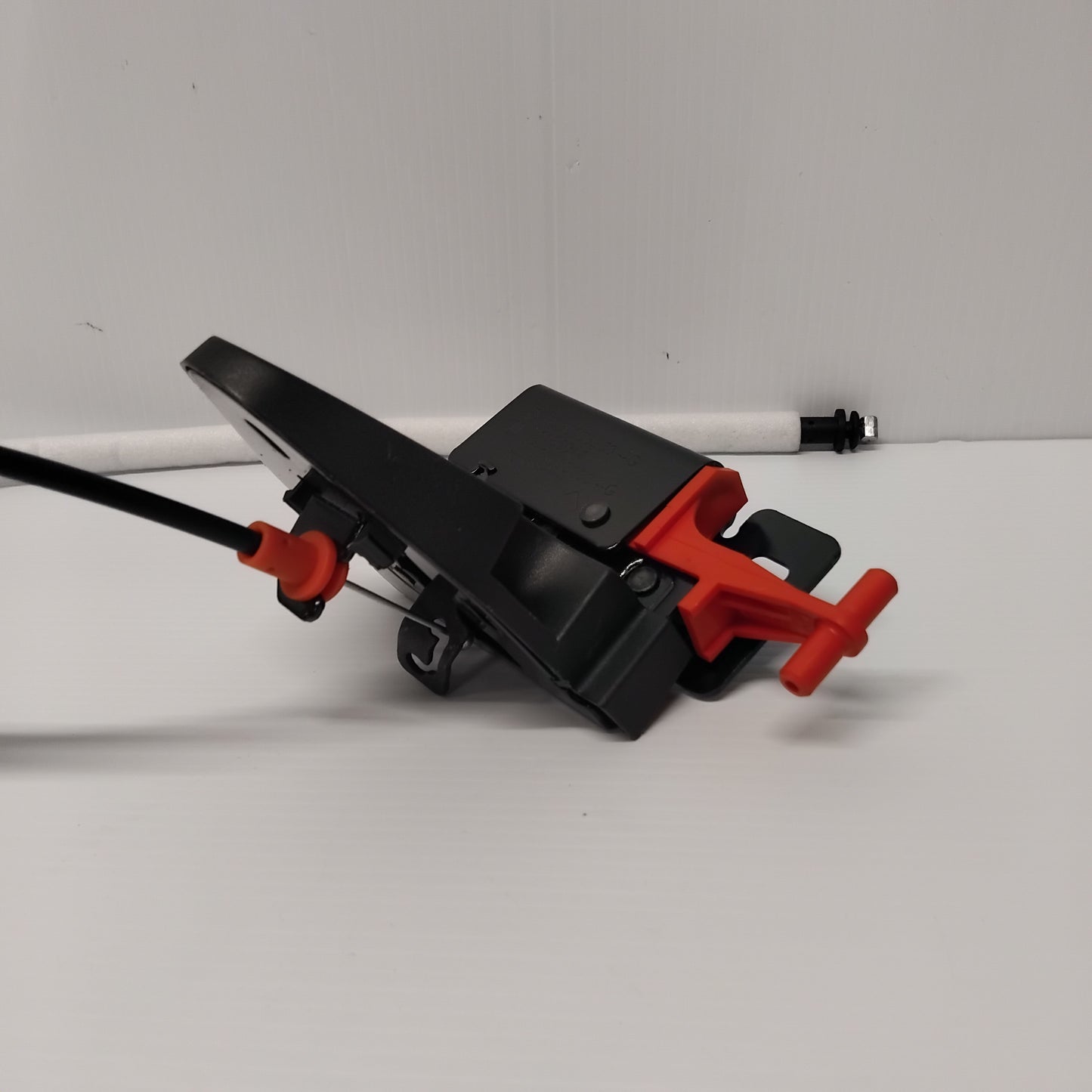 Genuine Renault Lock Mechanism | 82 00 006 253