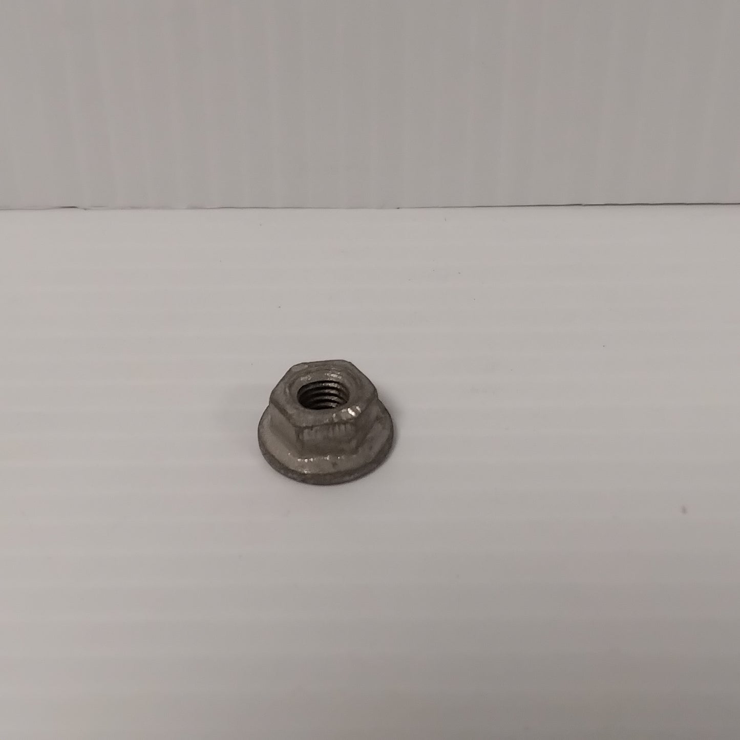 Genuine M6 Fuse Box Nut - Ford Mondeo 2007-2014 | 1381964