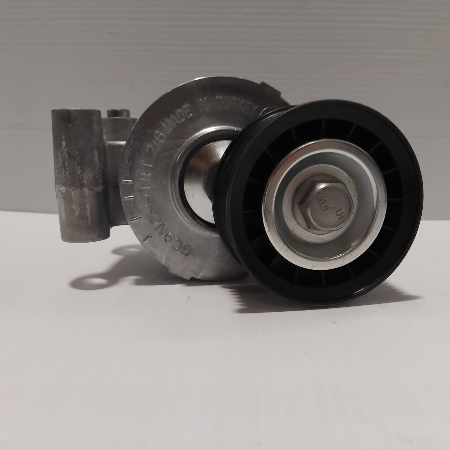 Genuine Volvo Belt Set | 9487168