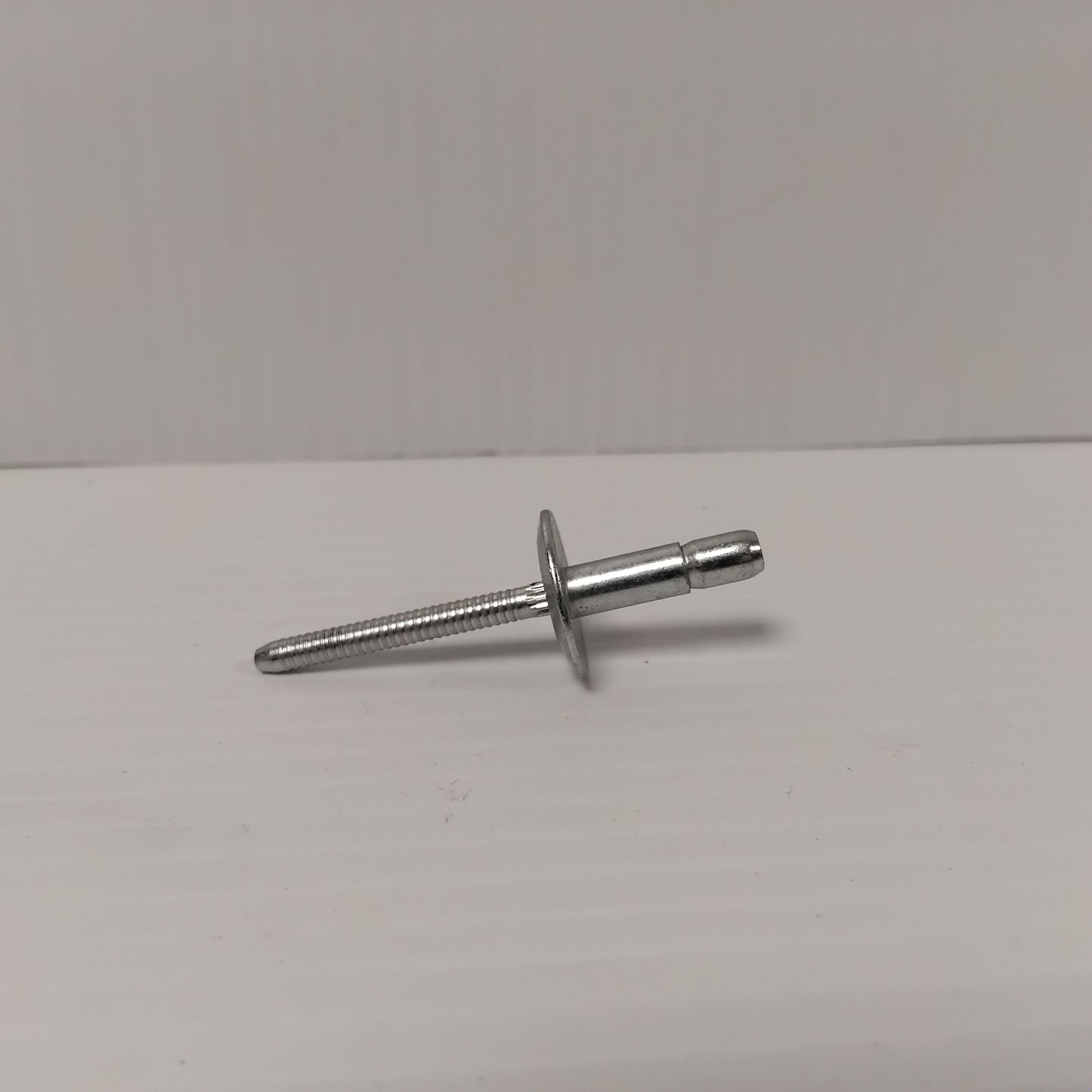1x Genuine Tailgate Body Side Blind Rivet - Ford Ranger 2011- | 2057765