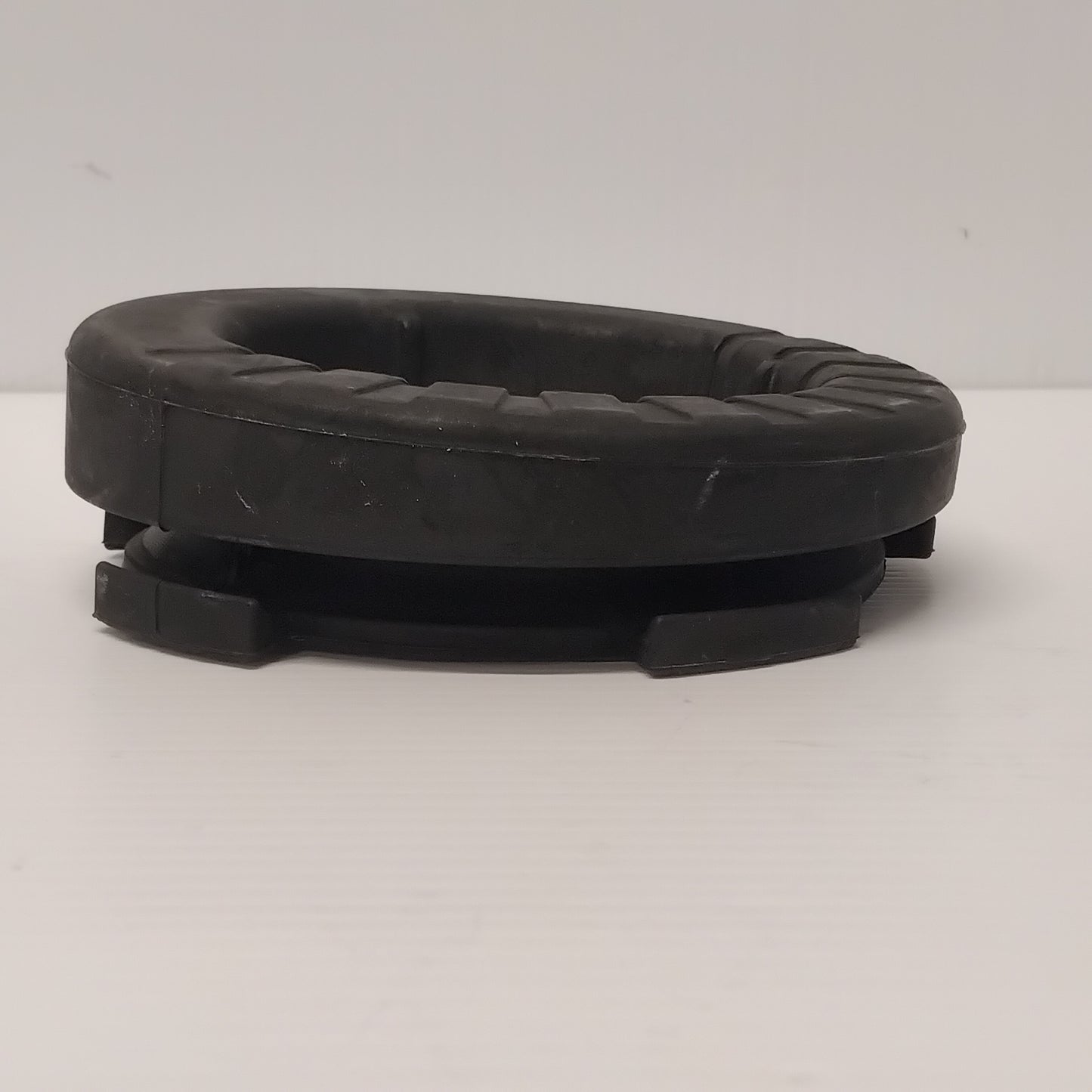 Genuine Rear Suspension Strut Upper Pad - Kia Rio 2011-2017 | 553311W000