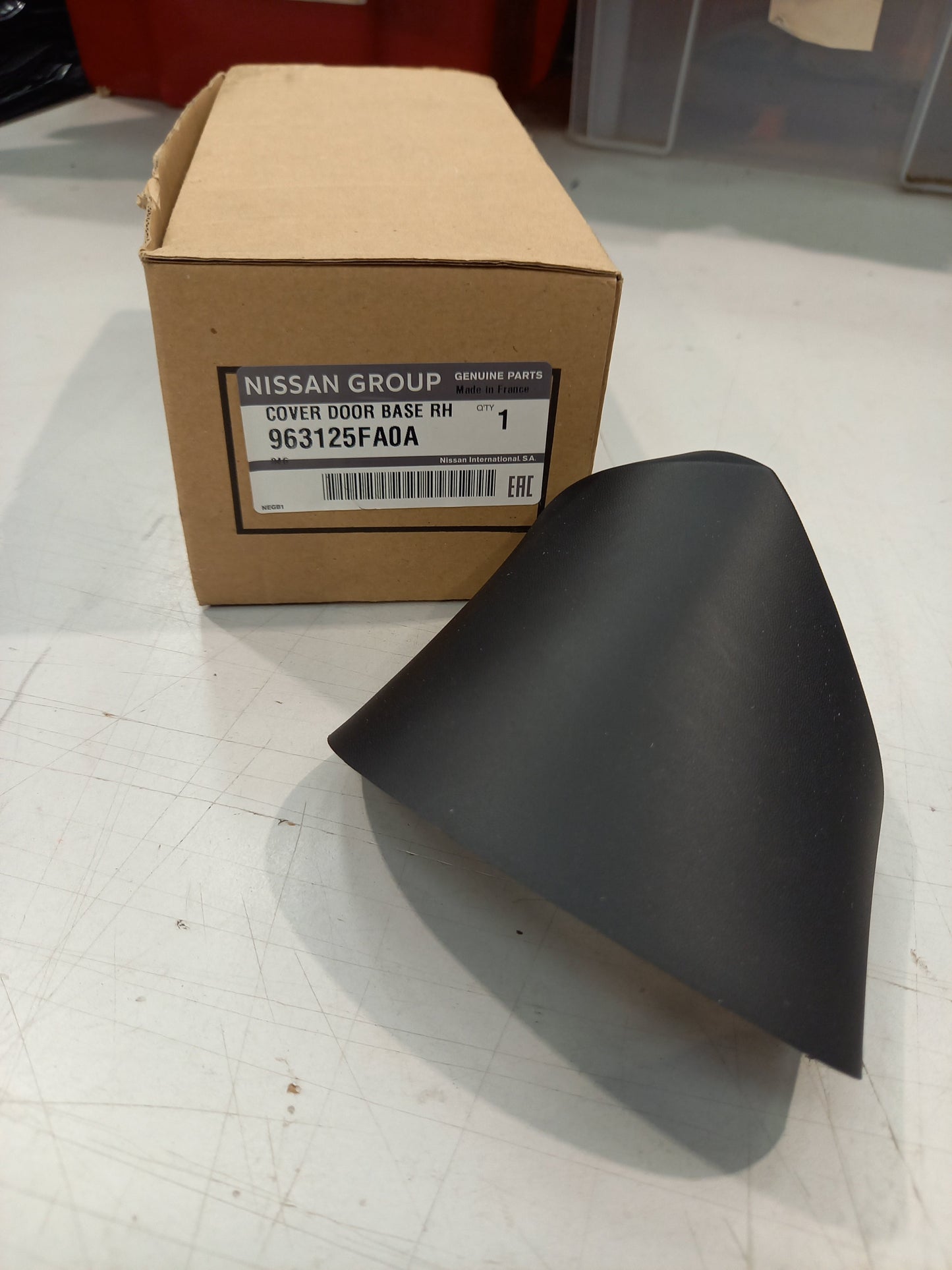 Genuine Nissan Cover-Front Doo | 963125FA0A