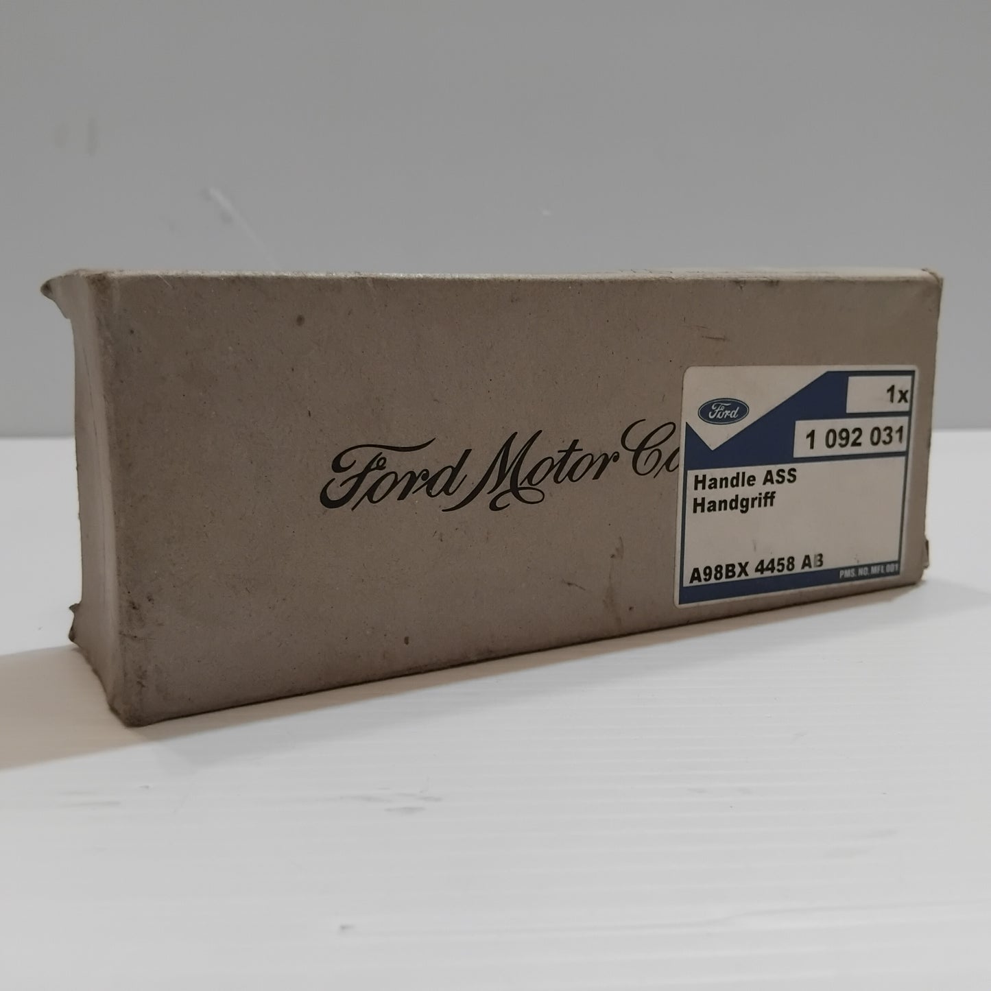 Genuine Ford Handle Assy | 1092031