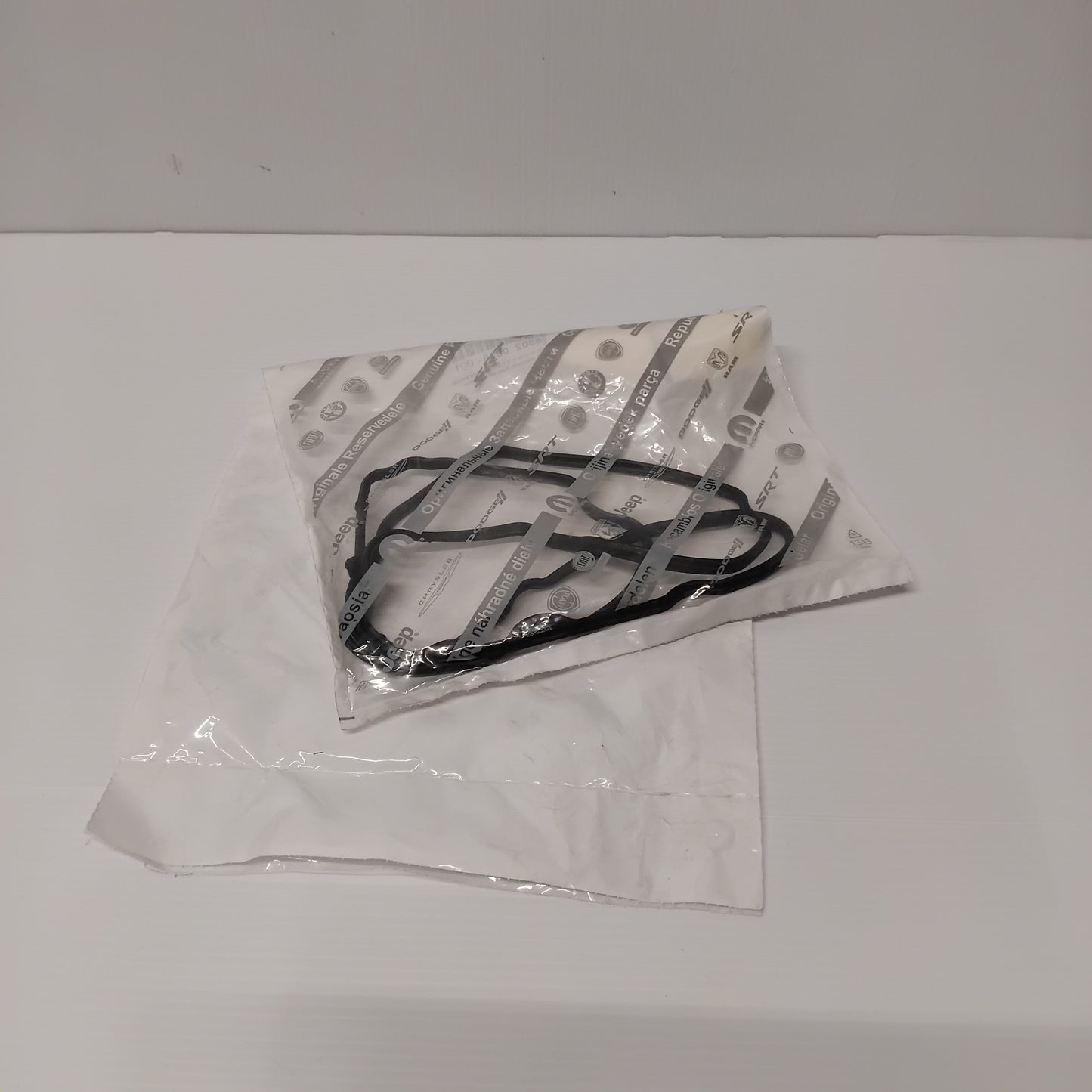 Genuine Valve Cover Gasket - Jeep Grand Cherokee 2003 4.7 | K53020878