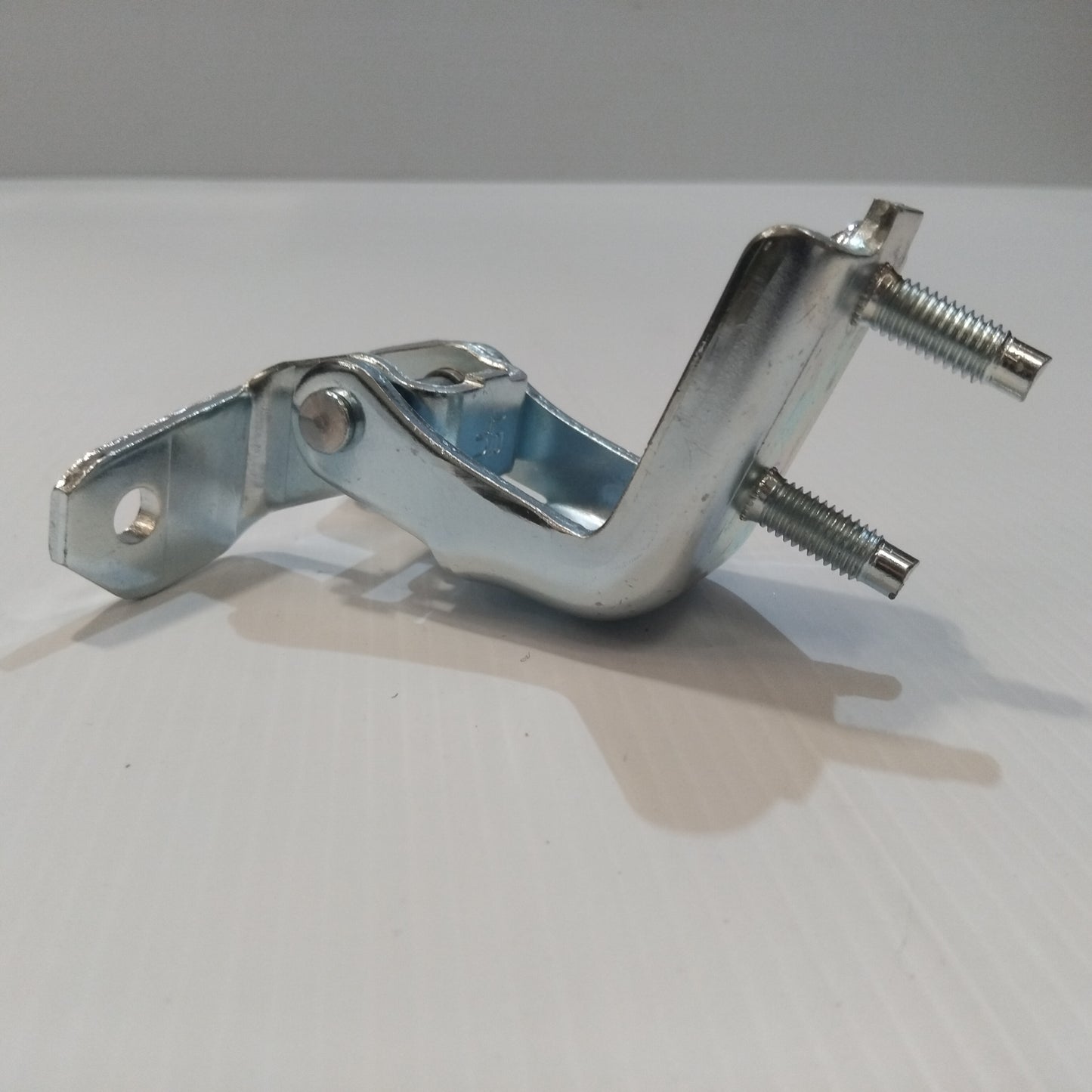 Genuine Suzuki Hinge,Rear Door Rh Az | 69430-68L00-000