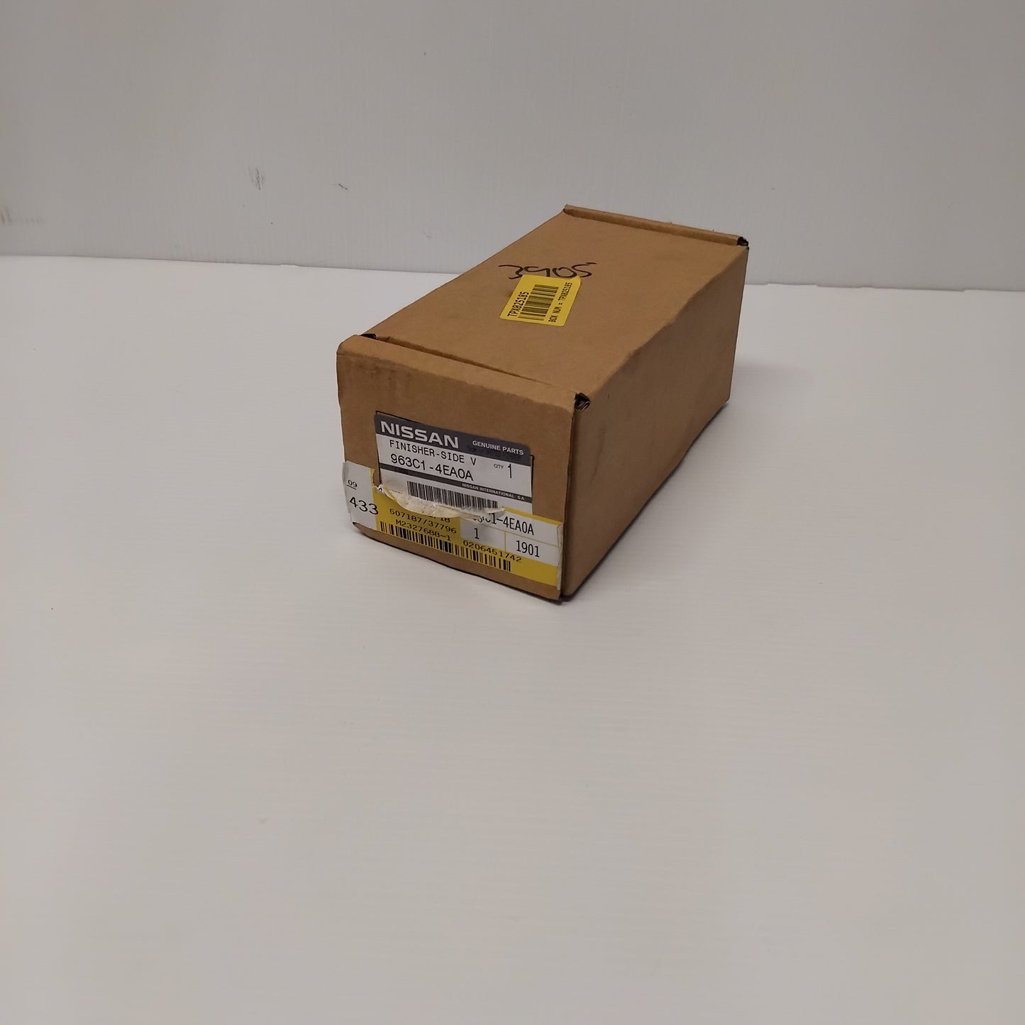 Genuine Left Wing Mirror Lower Cover - Nissan Qashqai 2013-2021 | 963C14EA0A