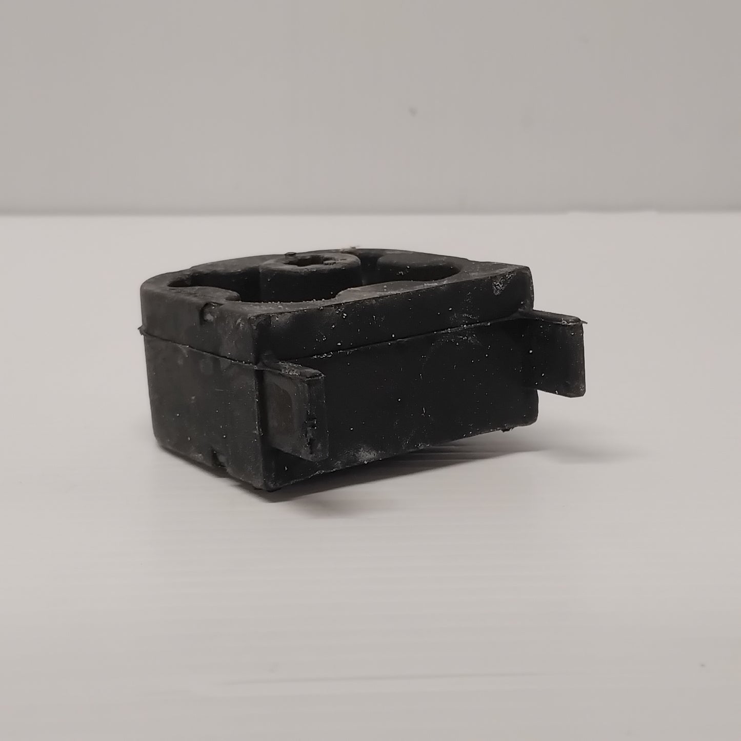 Genuine Silencer Rear Bracket Pad - Fiat 500X  | 51814167