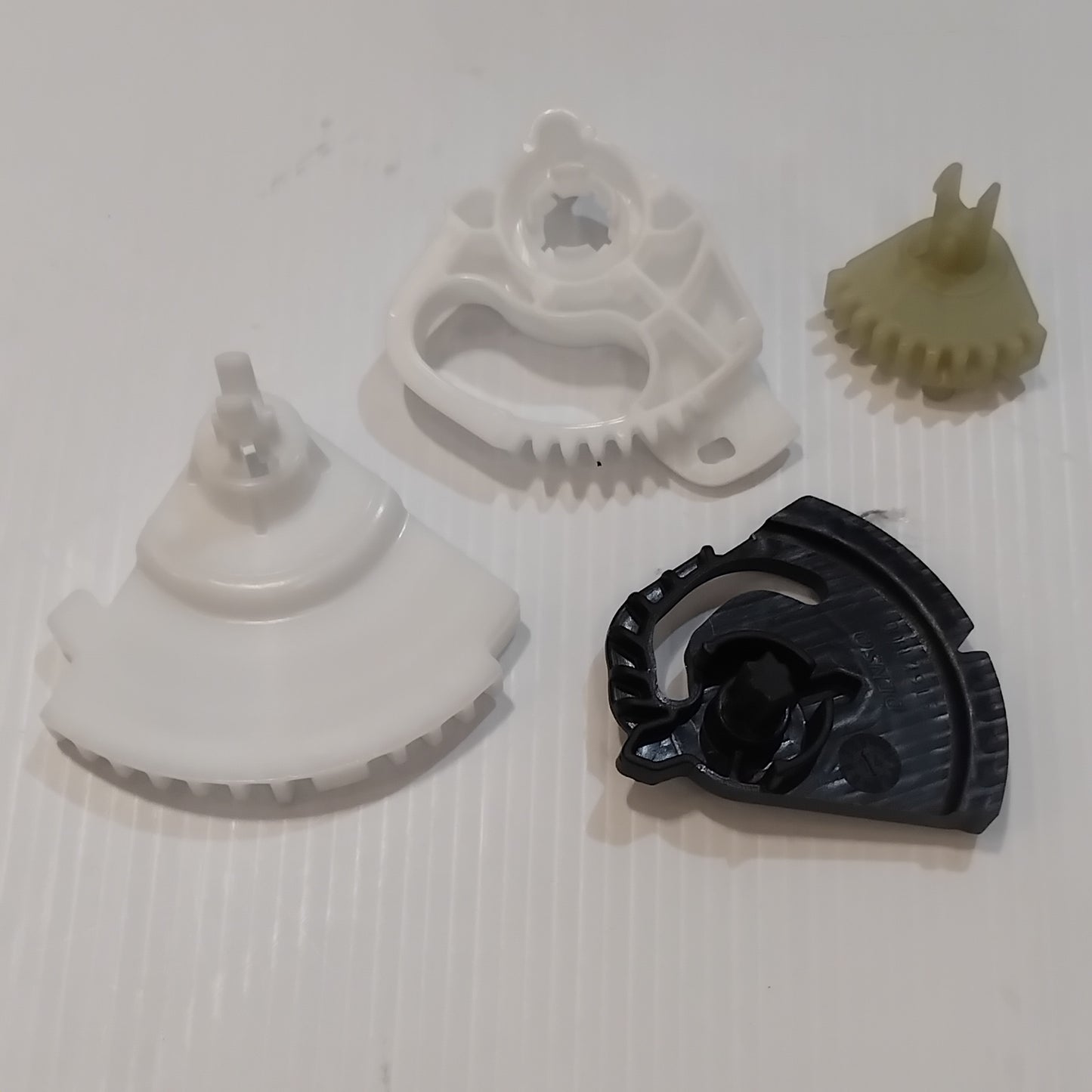 Genuine Air Conditioner Levers - Alfa Romeo Tonale / Fiat 500 RHD | 77367407