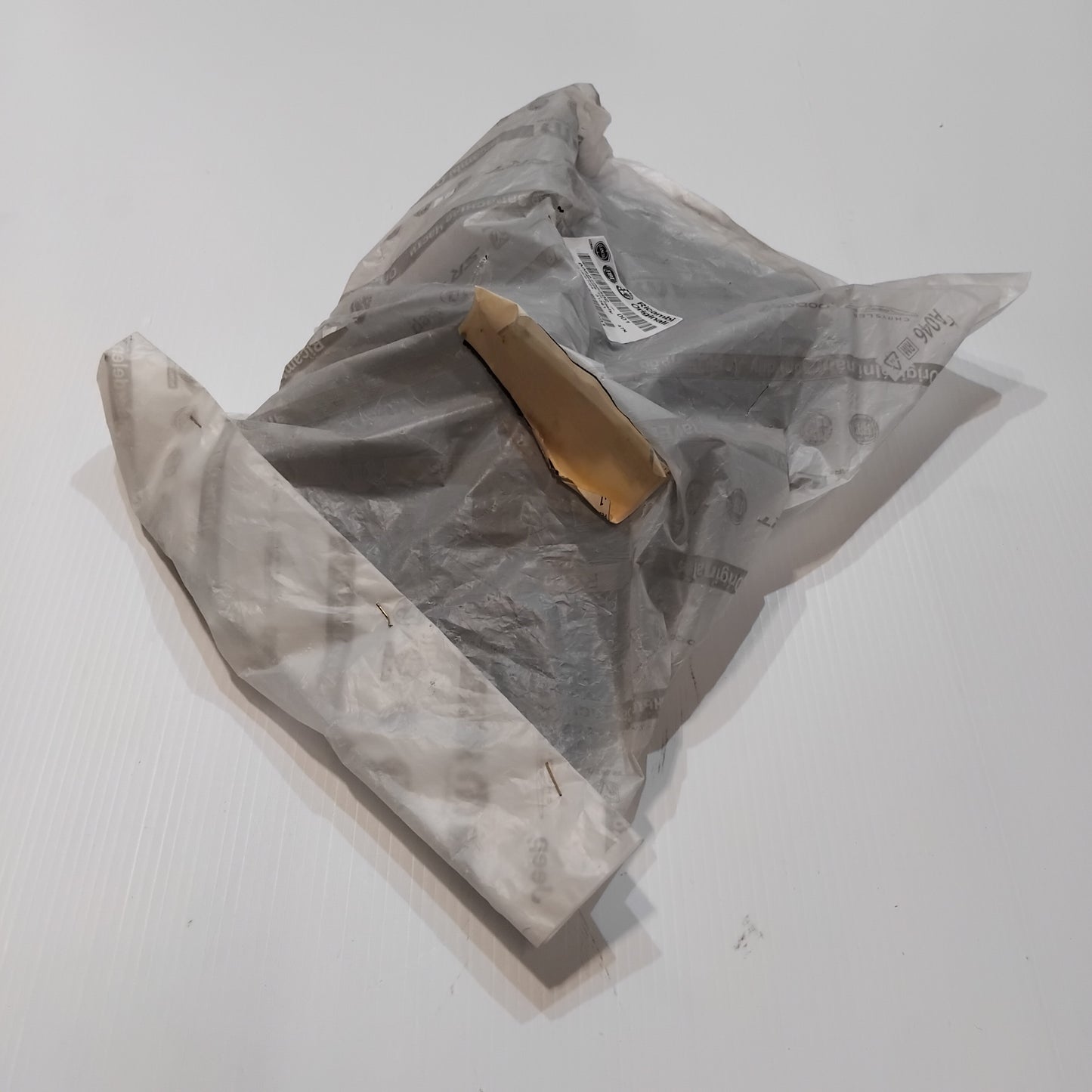 Genuine Battery Support with Hose - Fiat 500L / 500X | 52105302