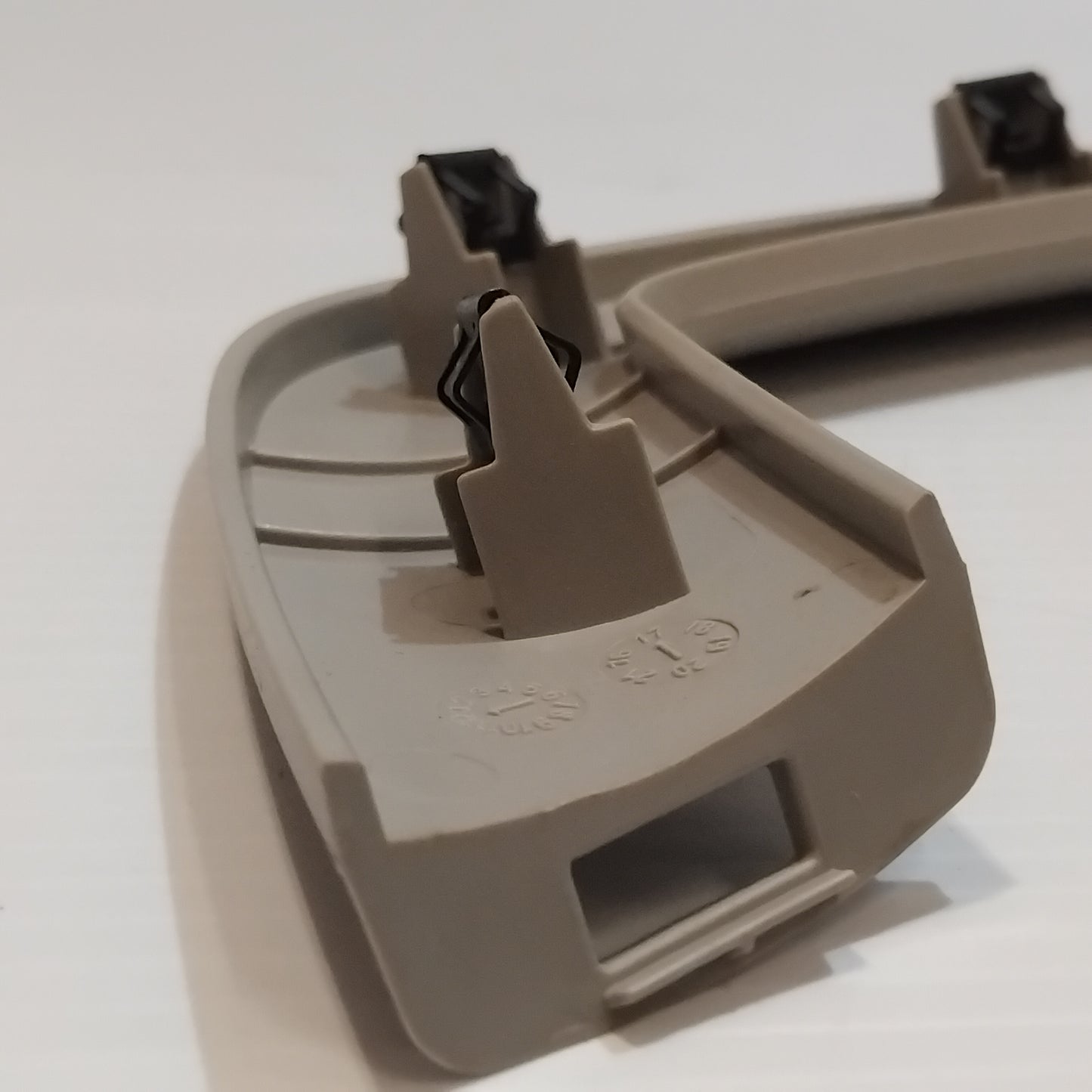 Genuine Ford Handle - Assist | 2203858