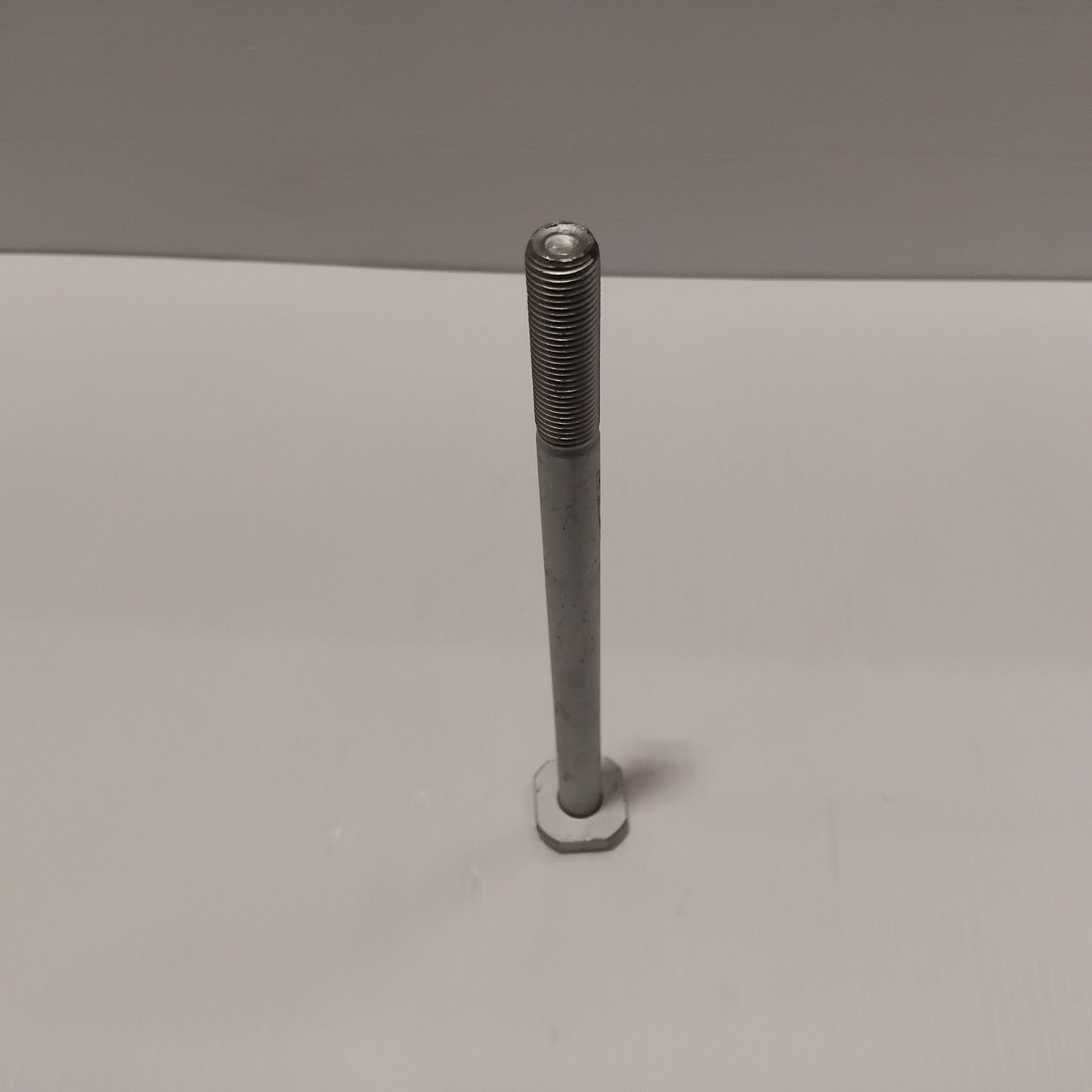 Genuine Rear Suspension Rod Screw - Alfa Romeo 147 / 156 / GT | 60656519