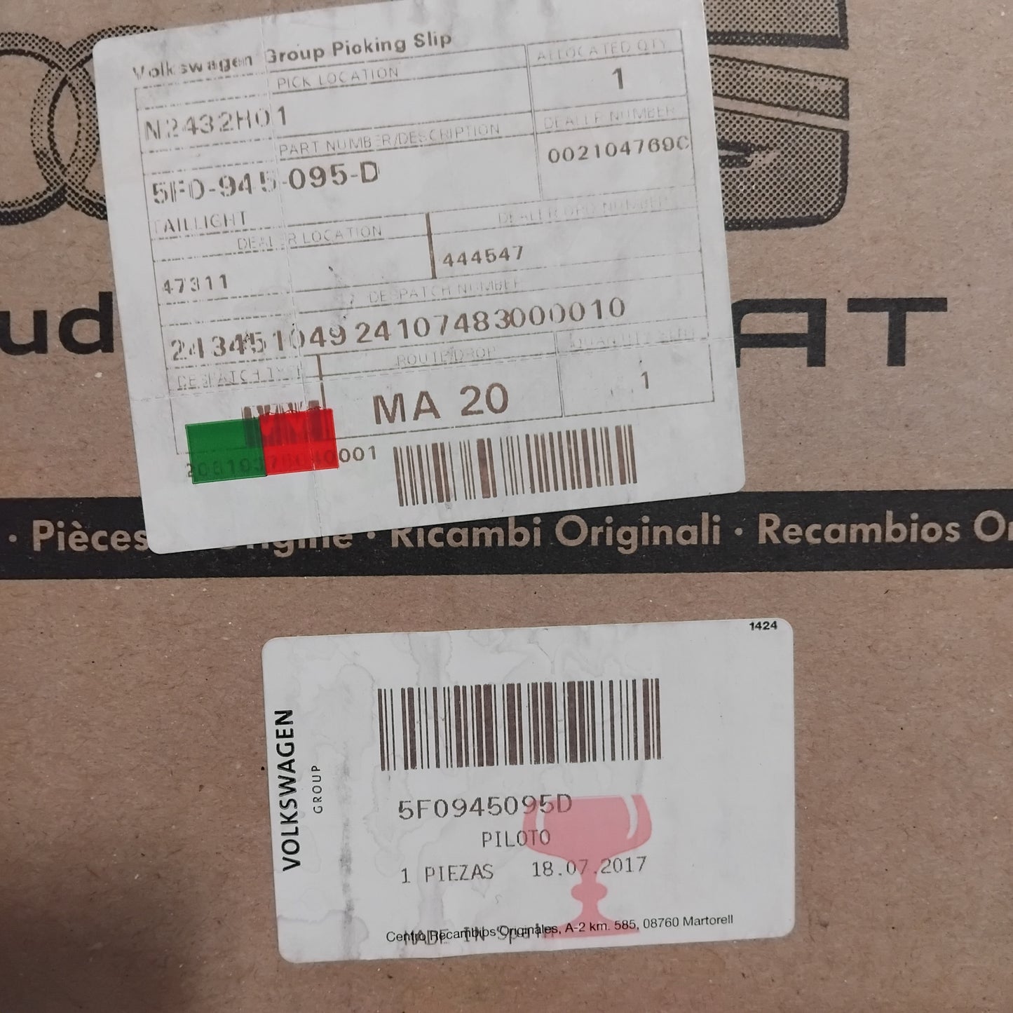 Genuine Seat Taillight | 5F0945095D