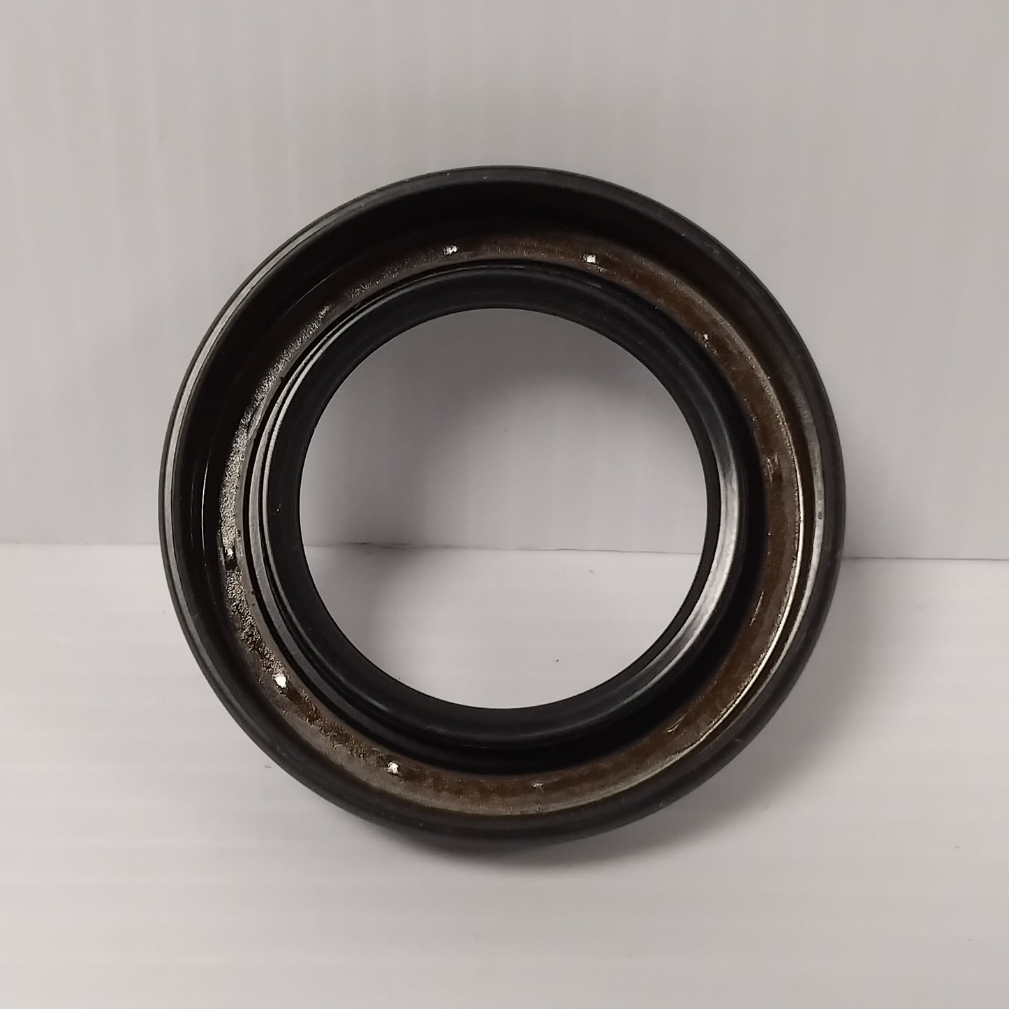 Genuine Rear Wheel Hub Oil Seal - Ford Transit 1991-2000 | 1061716