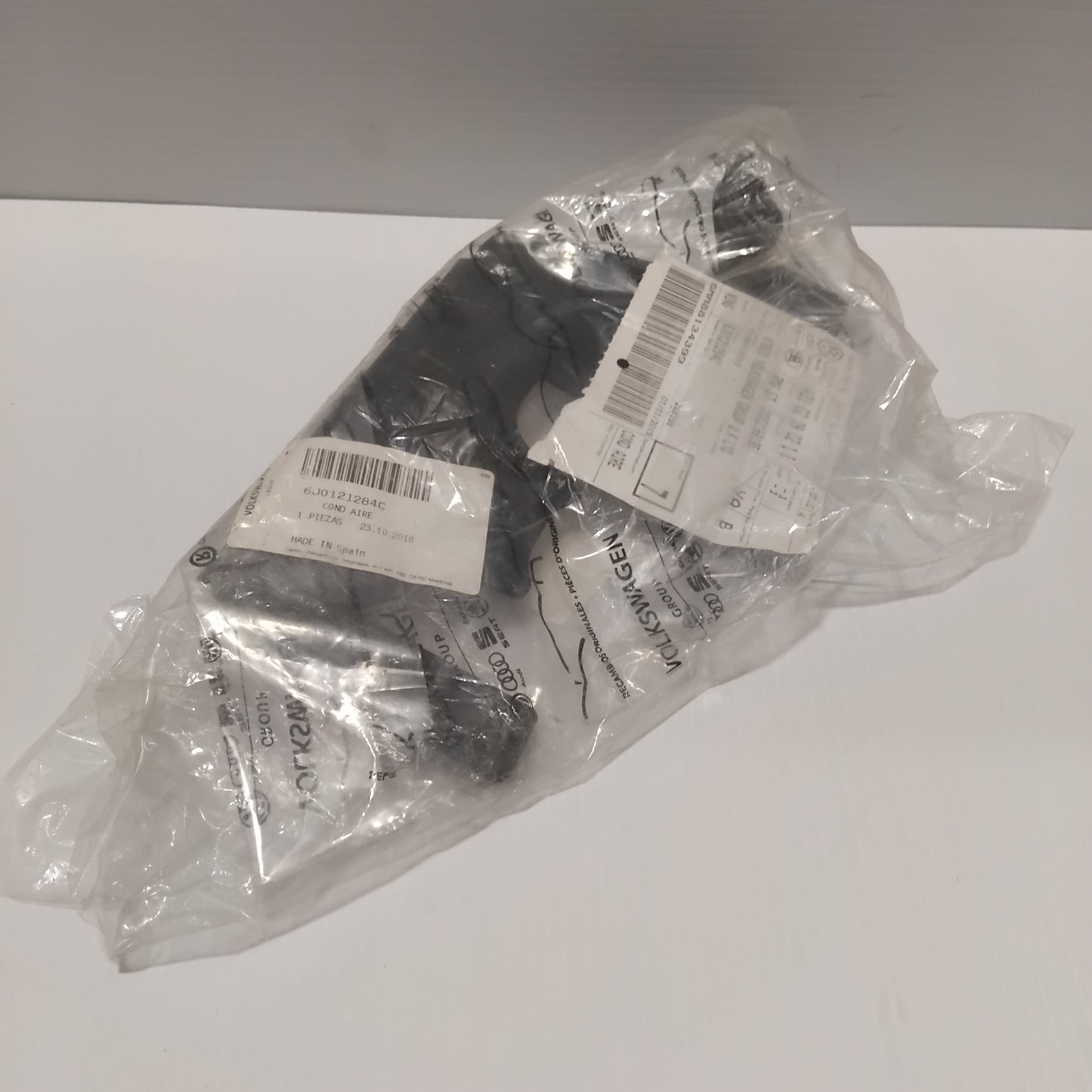 Genuine SEAT Air Duct | 6J0121284C