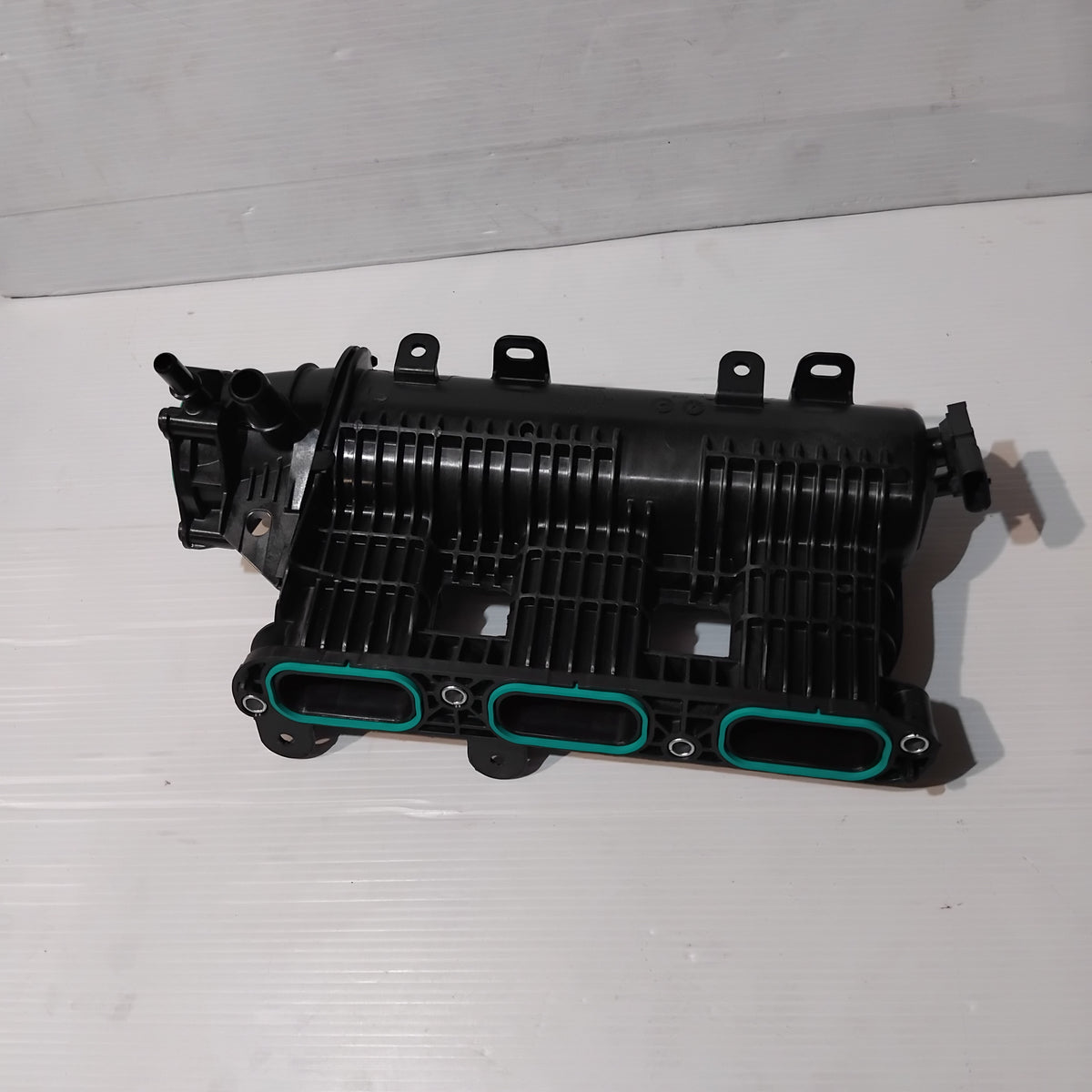 Genuine Ford Manifold Assy - Inlet | 2556710