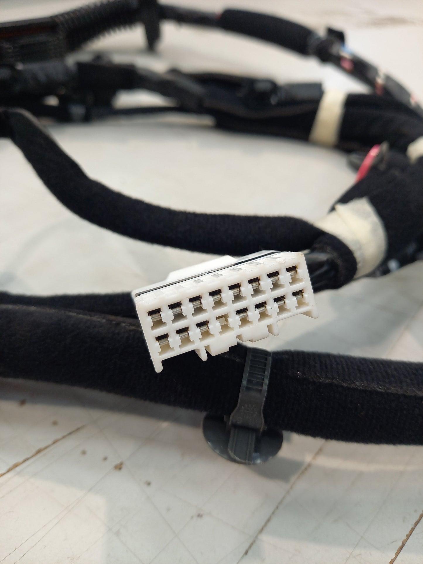 Genuine Kia Wiring Assy-Fr Dr,Dr | 916001W530