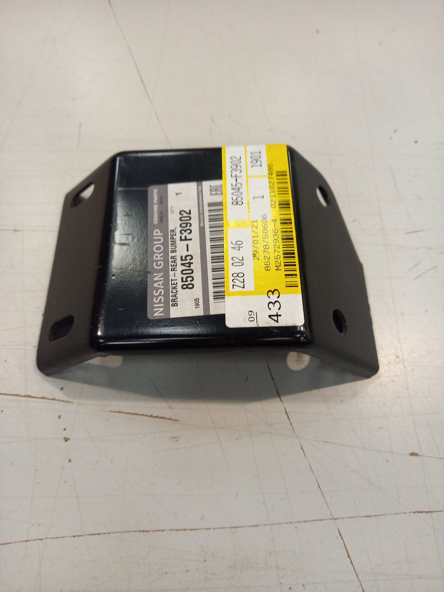 Genuine Nissan Bracket | 85045F3902