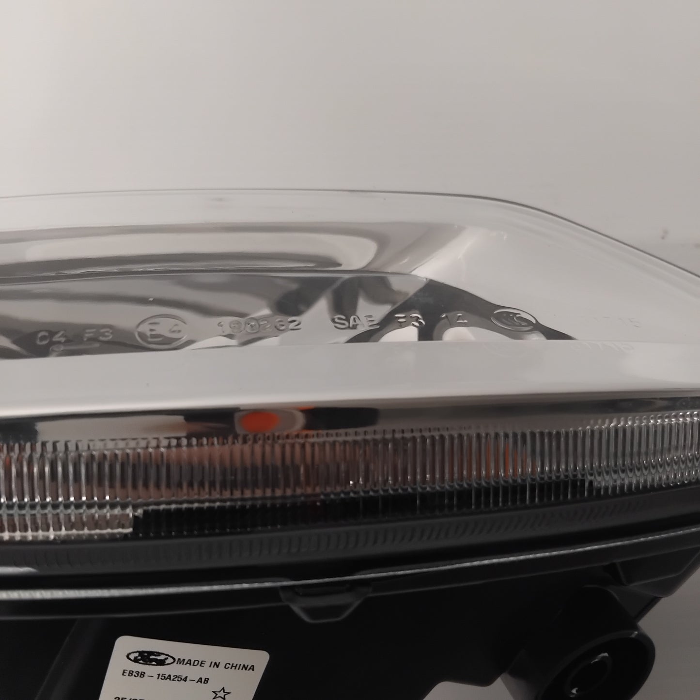 Genuine Front Right Fog Lamp - Ford Ranger 2011 | 1890721