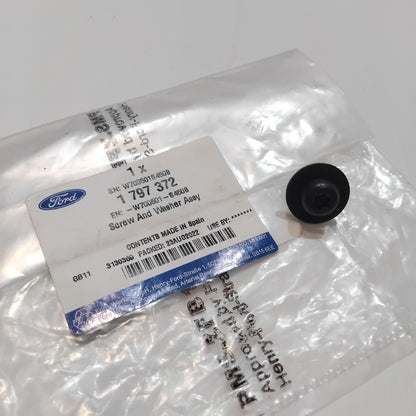 1x Genuine M5X15mm Wheel Arch Screw And Washer - Ford Focus 2018- | 1797372