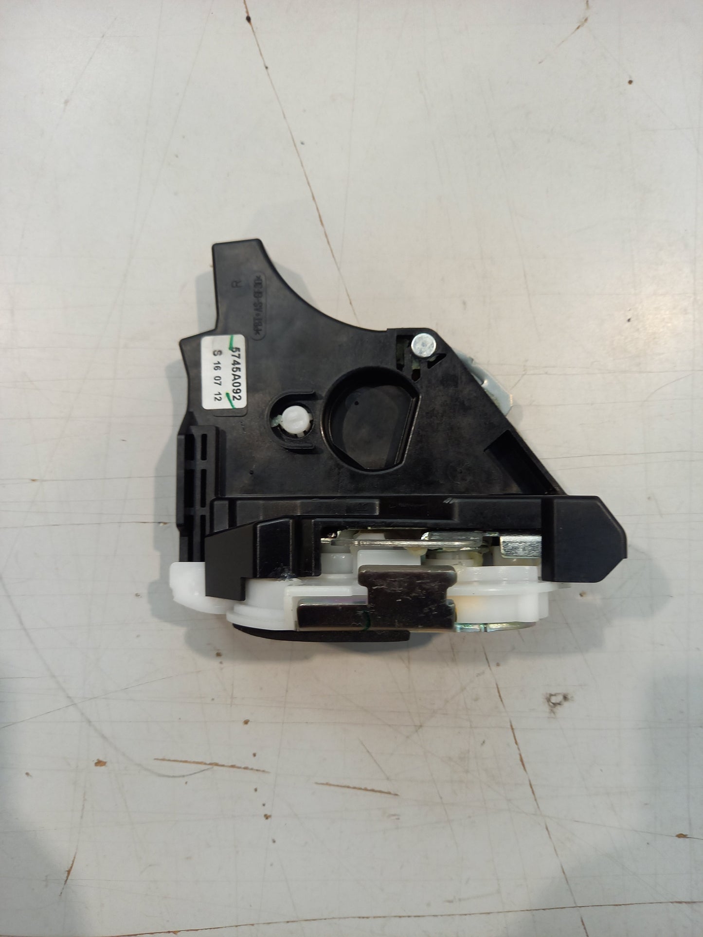 Genuine Mitsubishi Latch,Rr Door,Rh | 5745A092