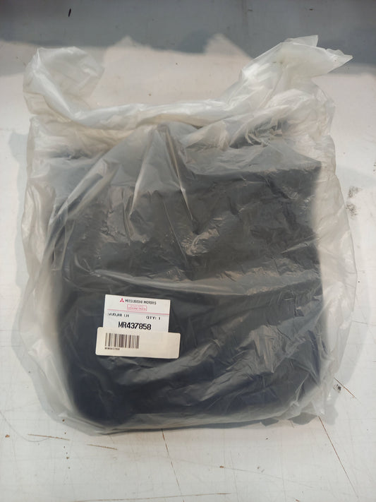 Genuine Mitsubishi Mud Guard,Rr Lh(Black Material | MR437858