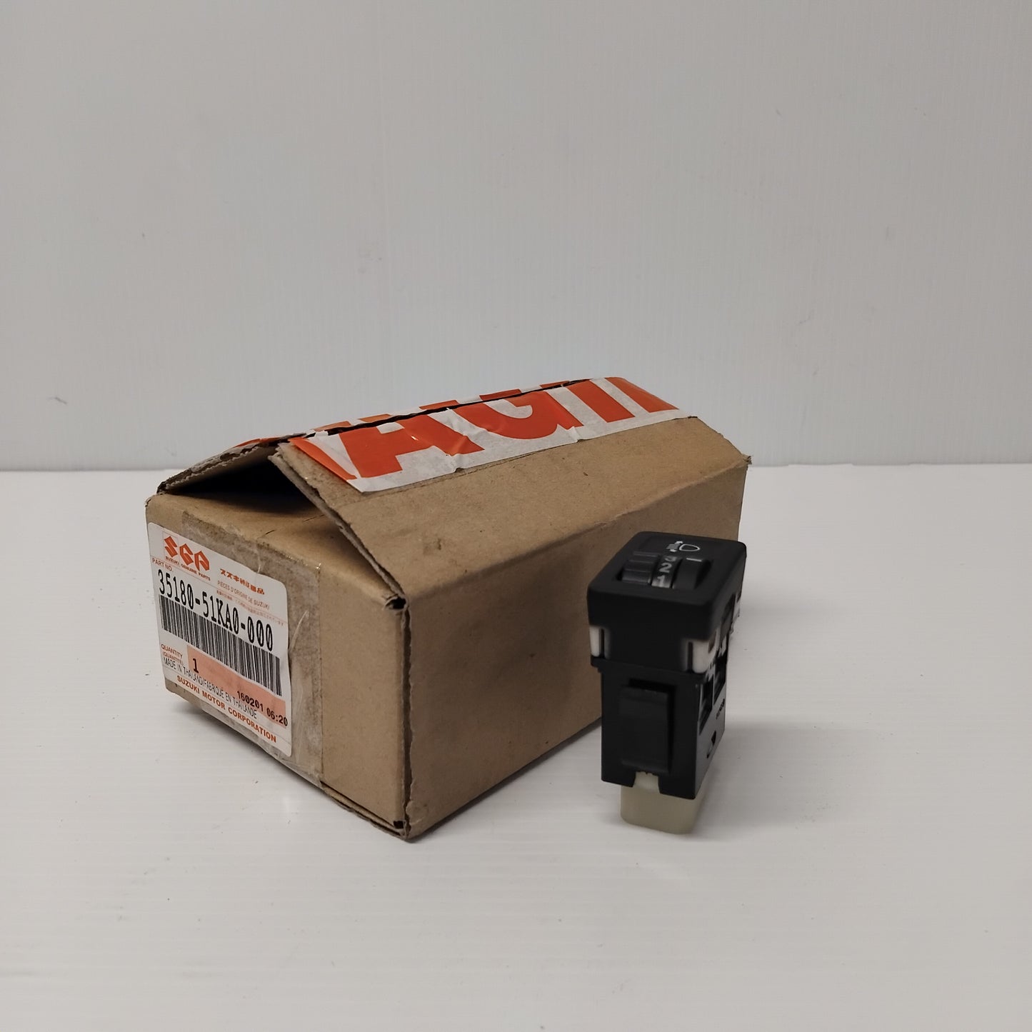 Genuine Suzuki Switch Assy Headlamp | 35180-51KA0-000