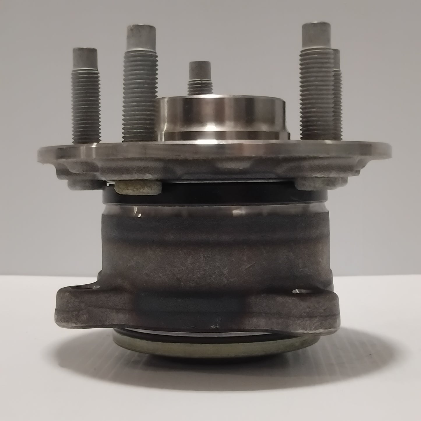 Genuine Vauxhall Hub | 13577406