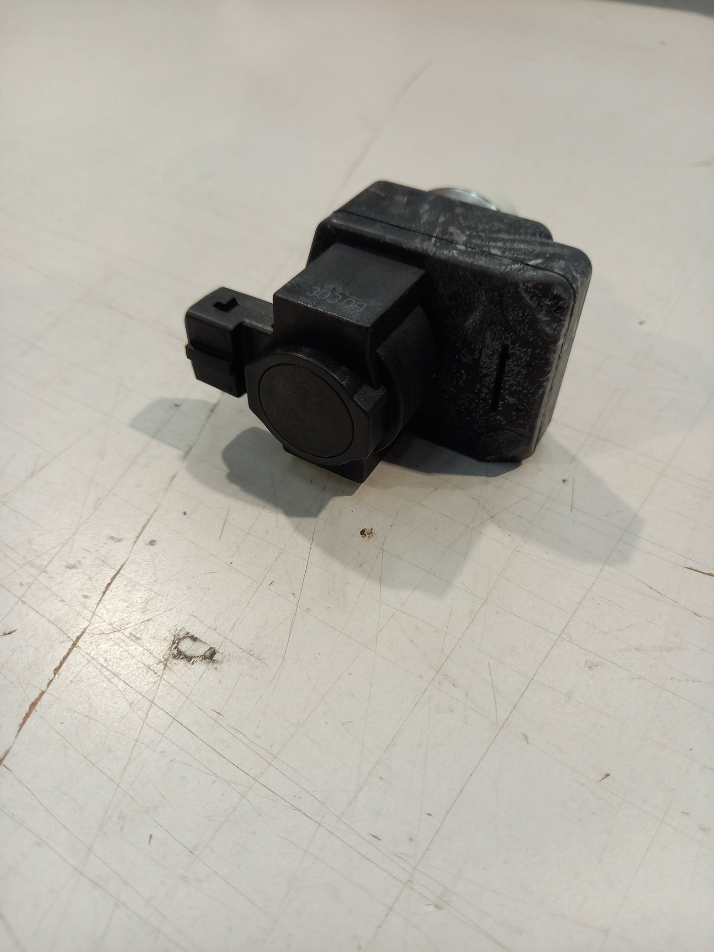 Genuine Nissan Valve Assy-Sole | 14956EB300