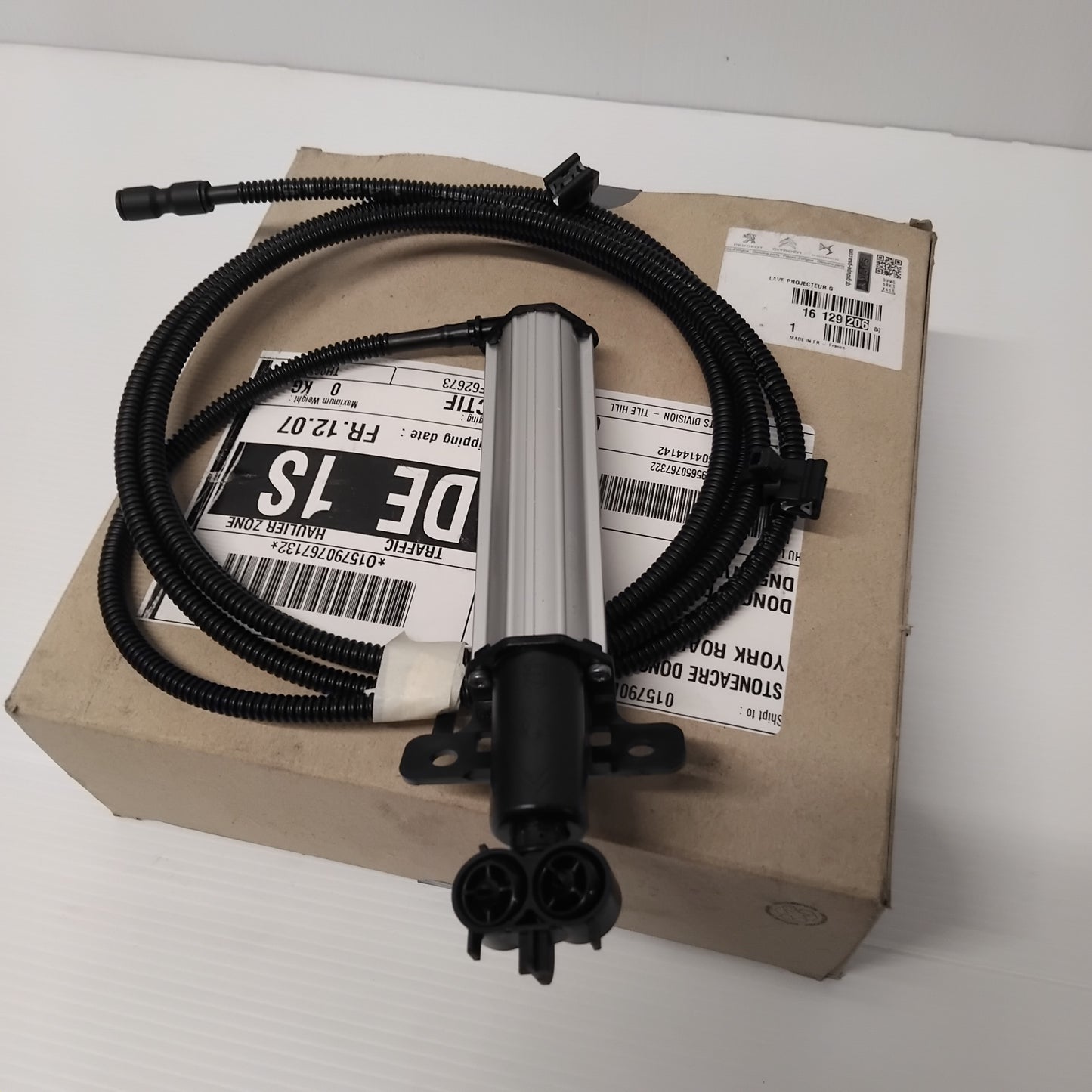 Genuine Left Headlamp Washer Jet - Peugeot RCZ | 1612920680