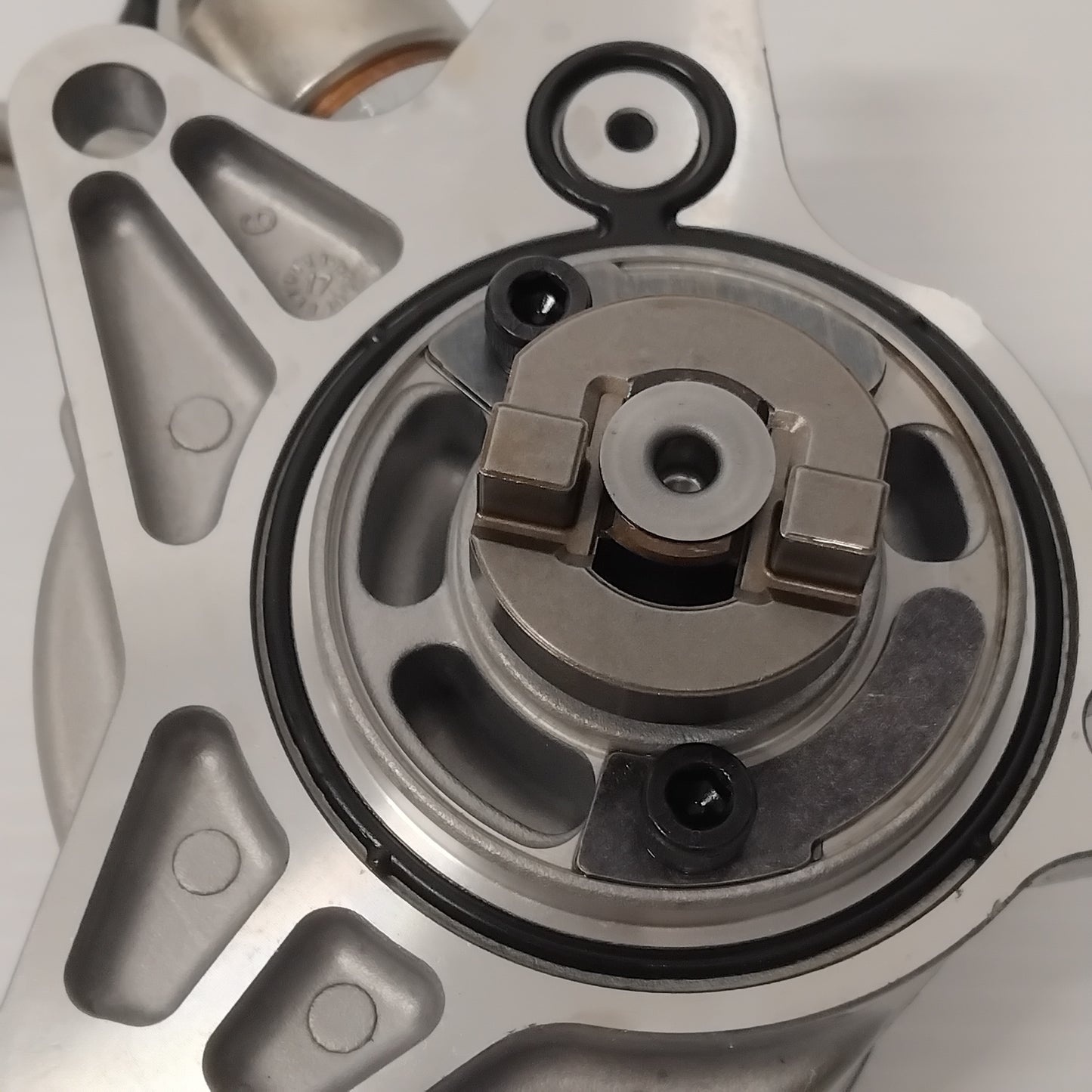 Genuine Mazda Pump,Vacuum | SH0118G00B