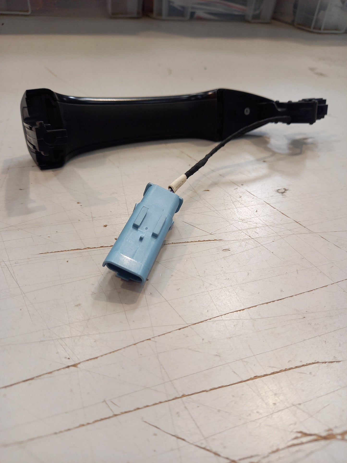 Genuine Peugeot Handle | 1609996280