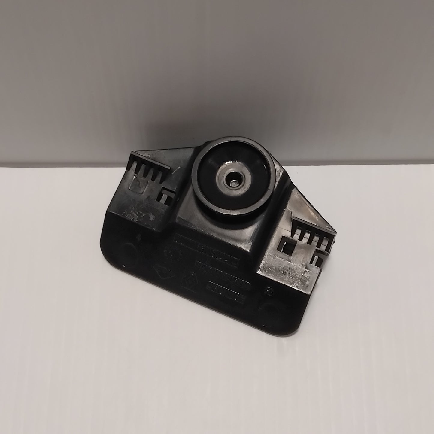 Genuine Renault Bracket Bumber L2 | 82 00 012 580