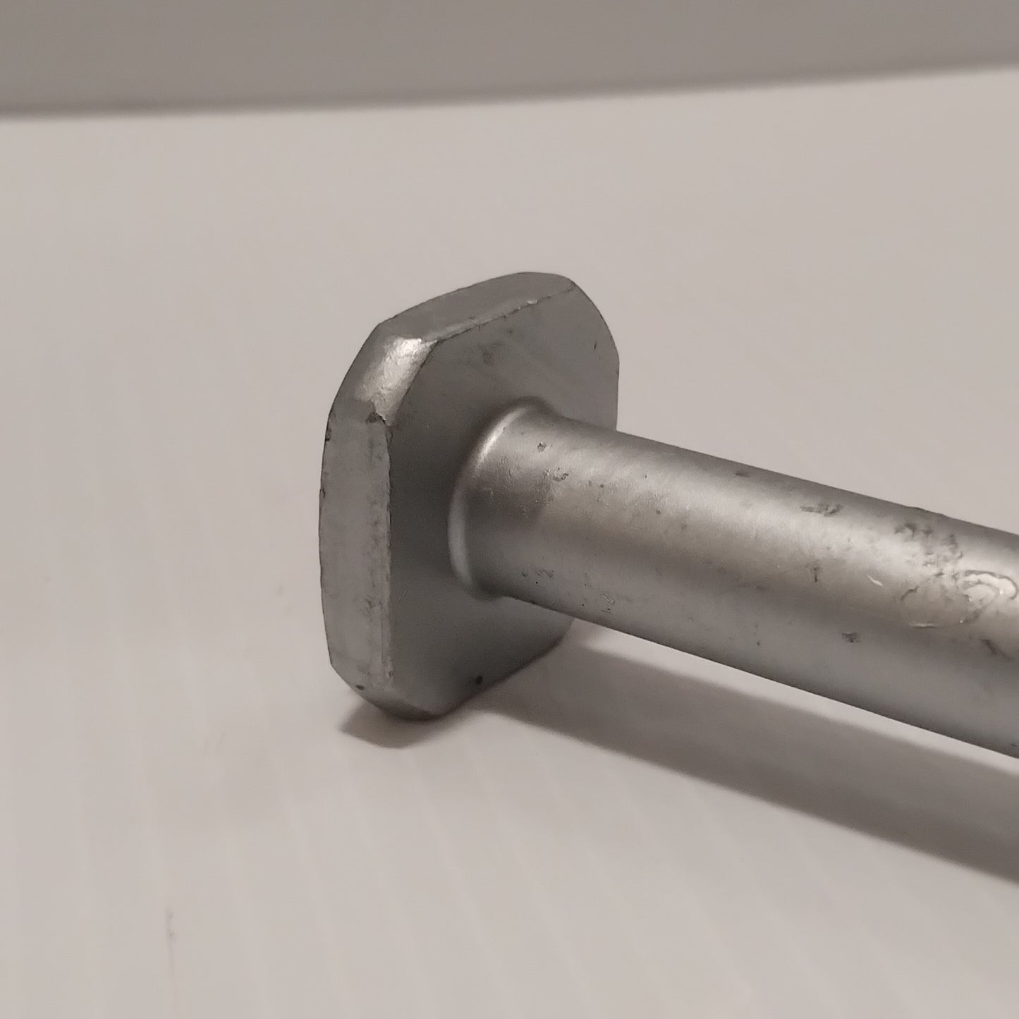 Genuine Rear Suspension Rod Screw - Alfa Romeo 147 / 156 / GT | 60656519