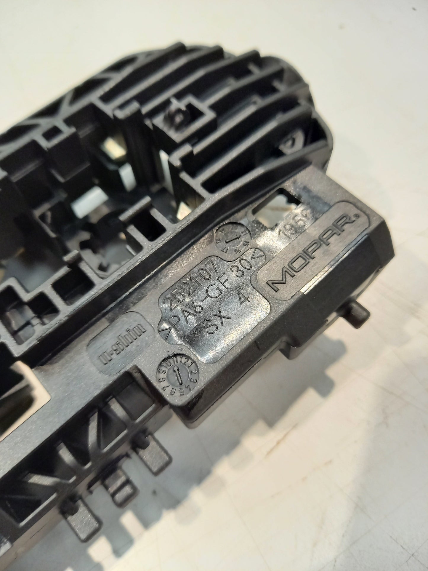 Genuine Fiat Bracket | 52065134