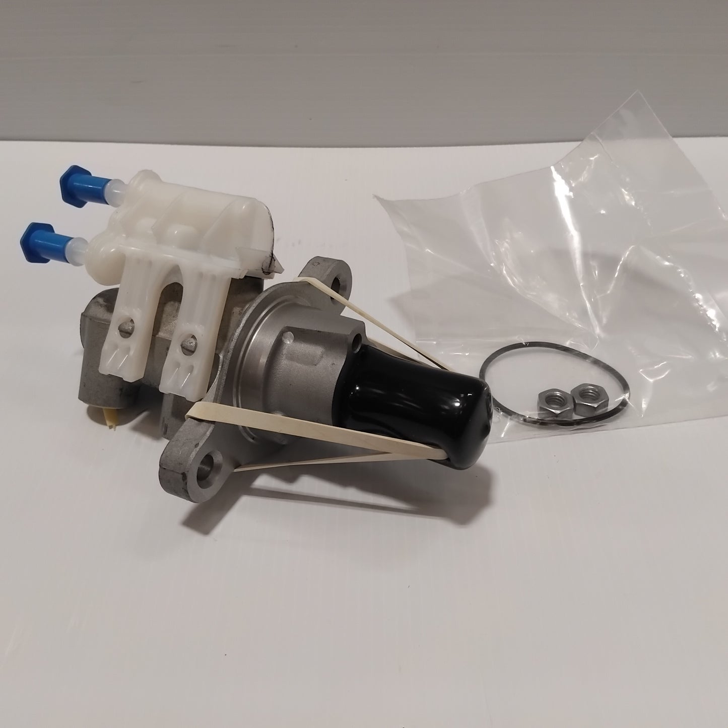 Genuine Brake Master Cylinder - Fiat 500L 2012-2022 | 77366644