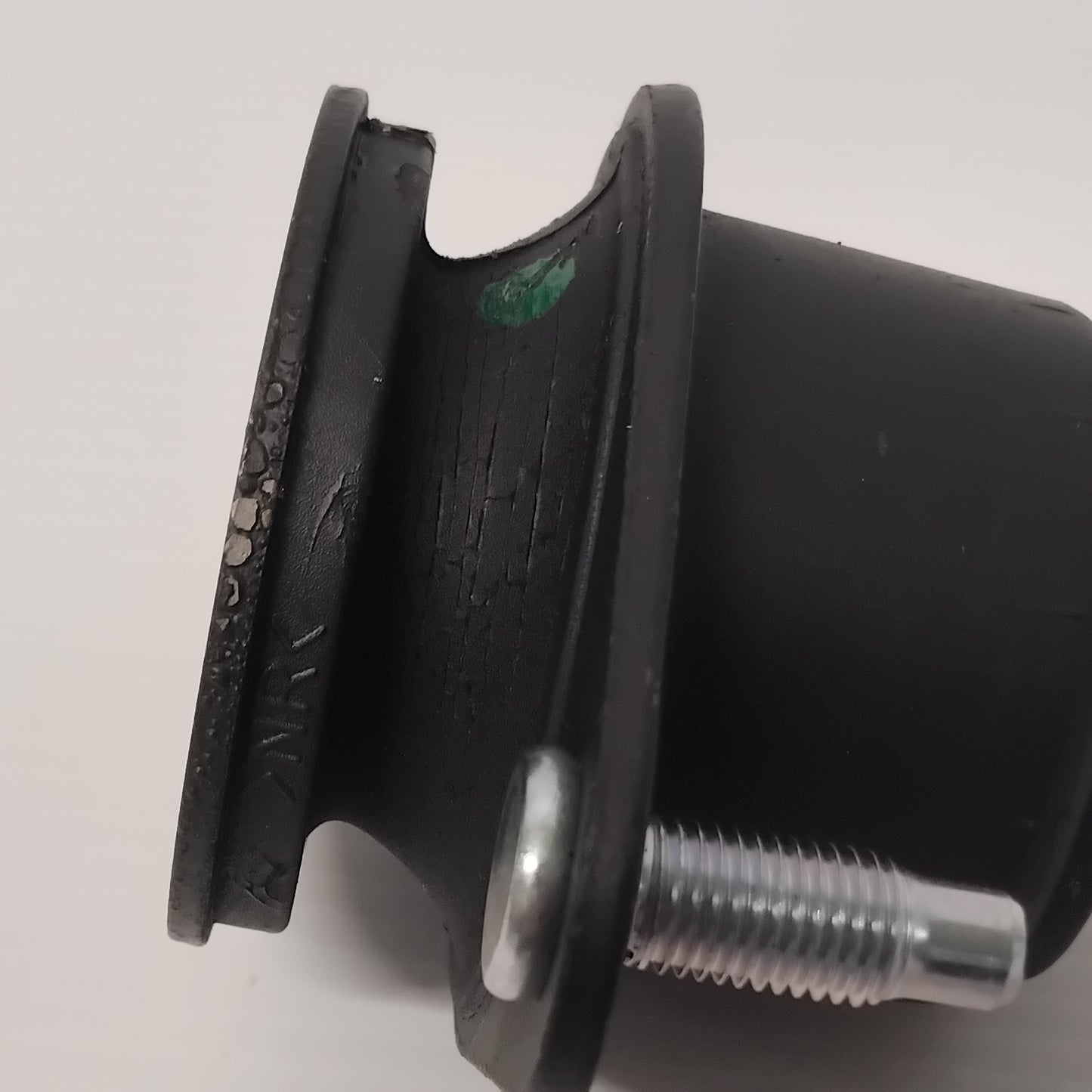 Genuine Nissan Insulator-Body | 955204KJ0E