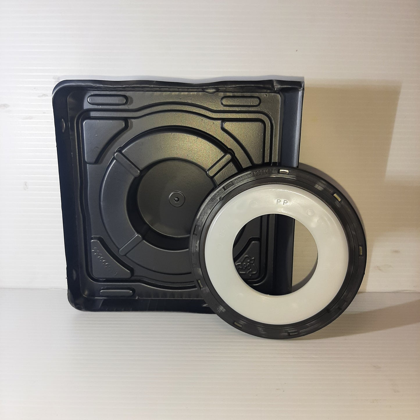 Genuine Peugeot Crankshaft Seal (Peugeot 1007)| 9820978780
