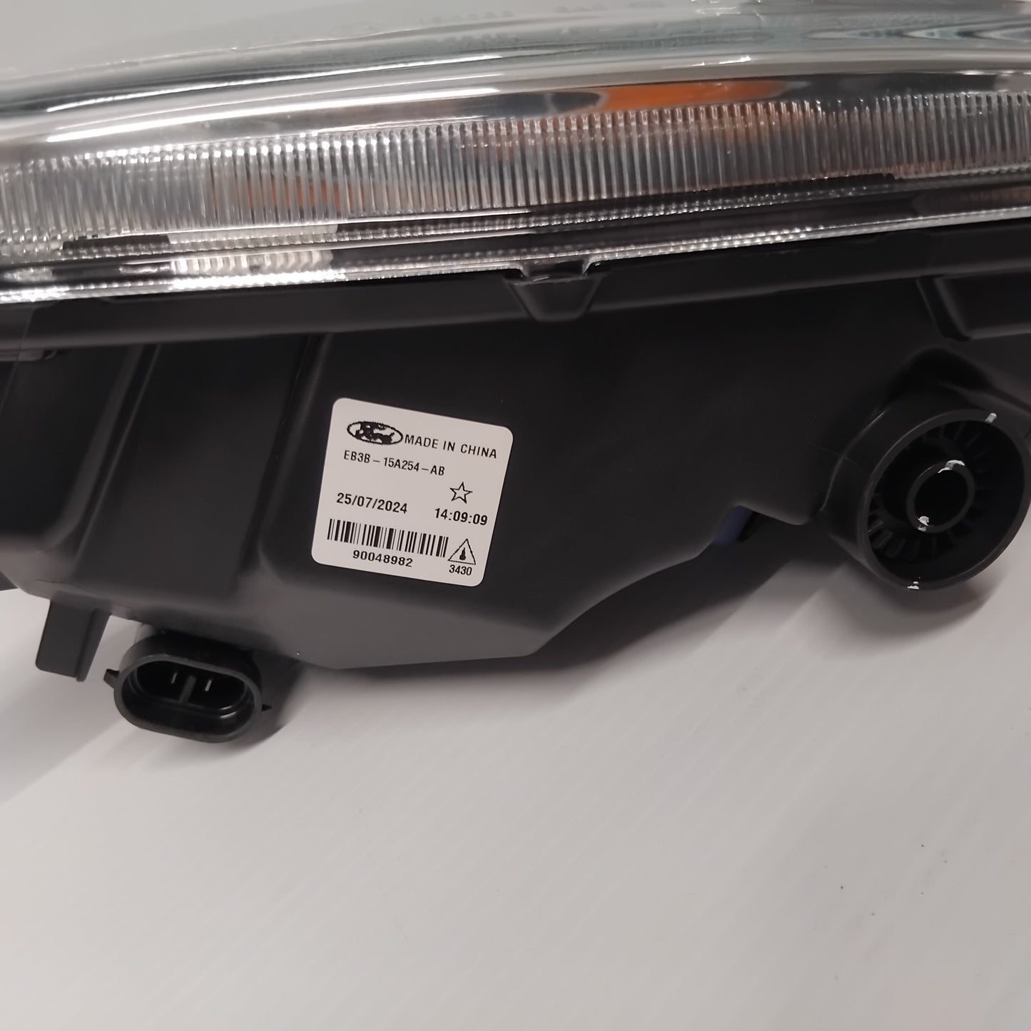 Genuine Front Right Fog Lamp - Ford Ranger 2011 | 1890721