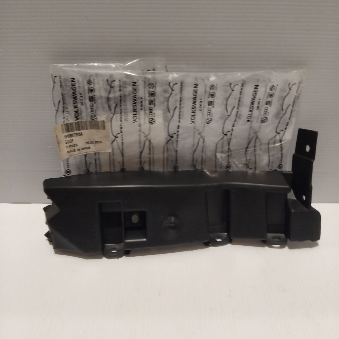 Genuine SEAT Piece | 1P0807393A