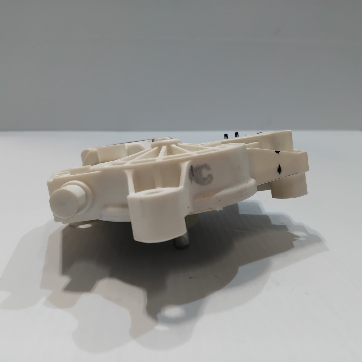 Genuine Front Right Window Regulator - Dodge Journey 2009-2013 | K04589150AA