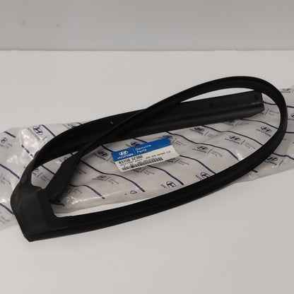 Genuine Hyundai W/Strip Assy-Rr Dr O | 831503Z300
