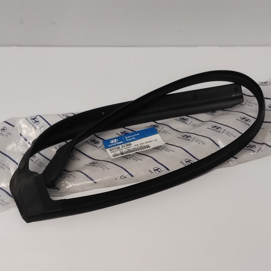 Genuine Hyundai W/Strip Assy-Rr Dr O | 831503Z300