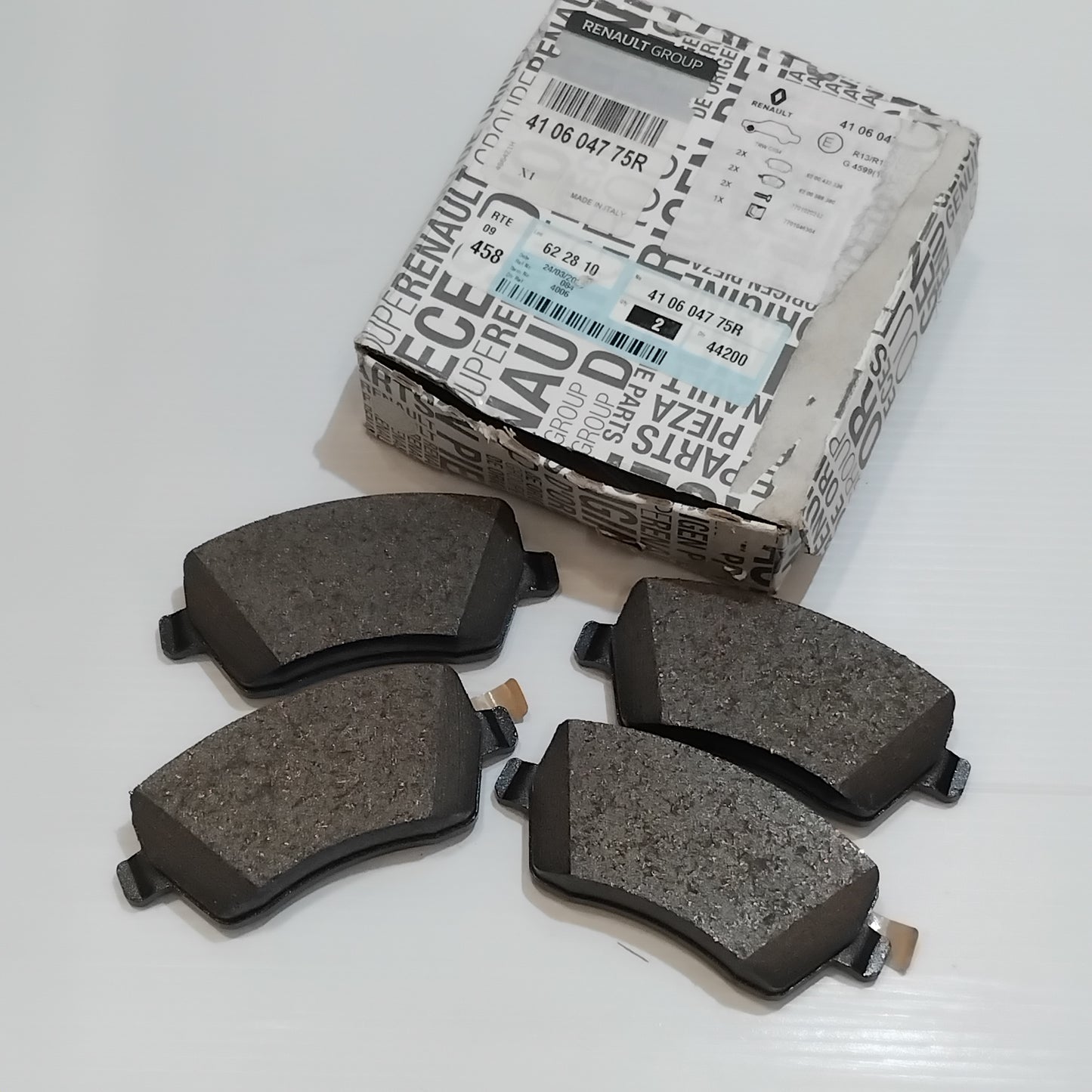 Genuine Renault Brake Pads | 41 06 047 75R