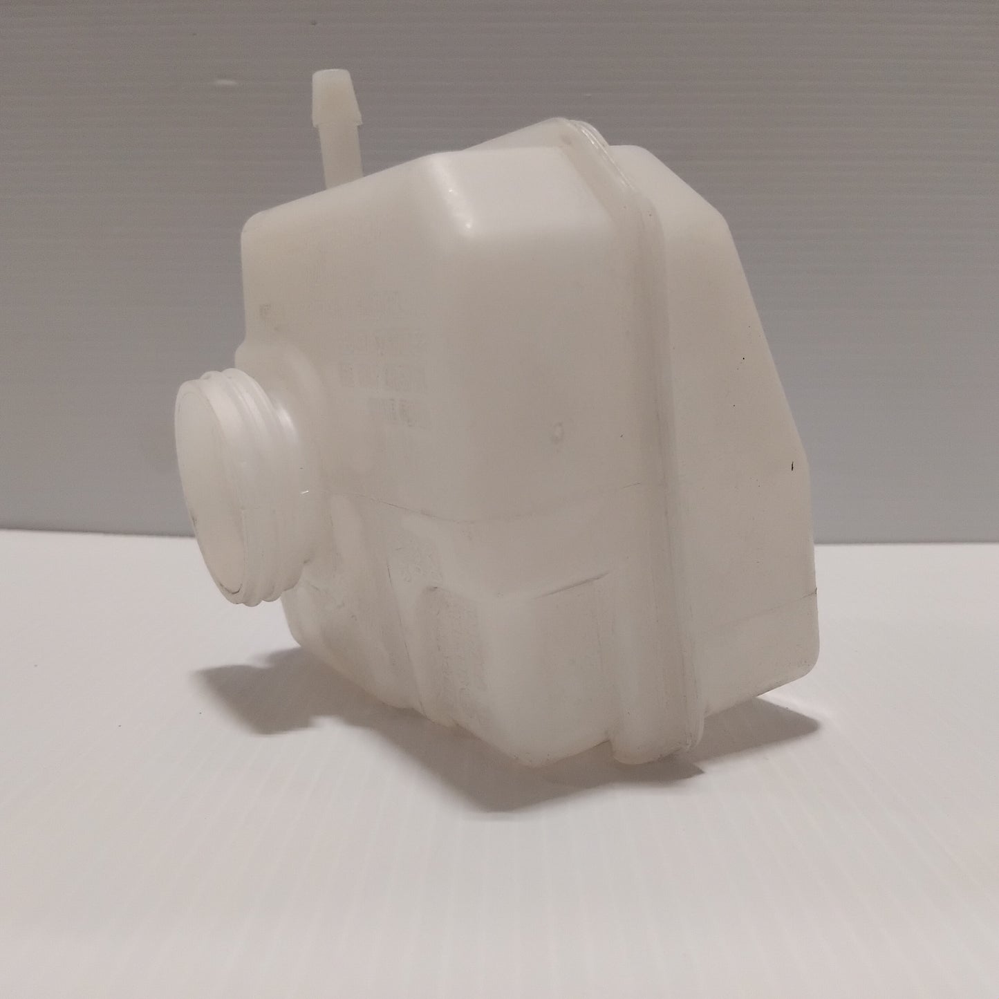 Genuine Renault Reservoir | 82 00 245 034