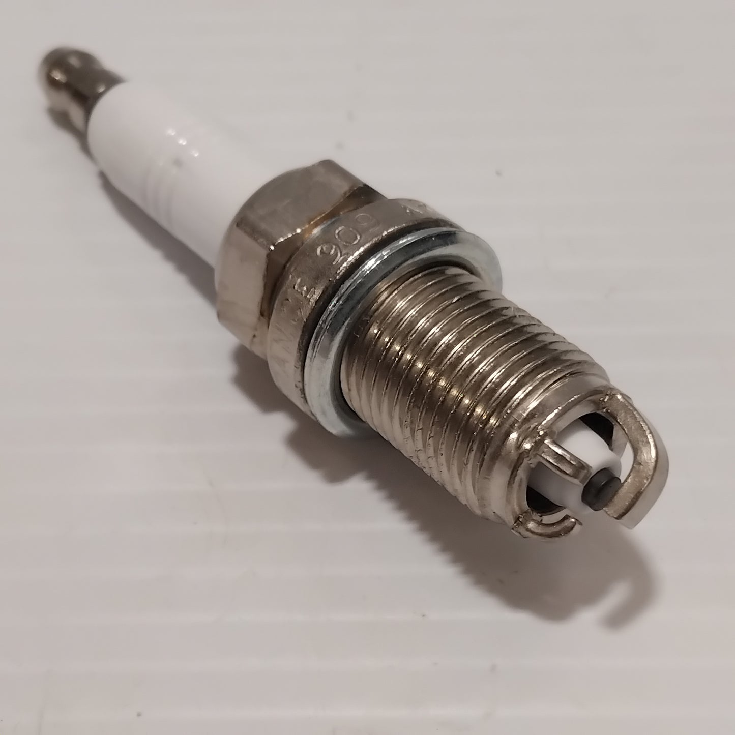 Genuine Renault Spark Plug Motlug | 86 71 016 879