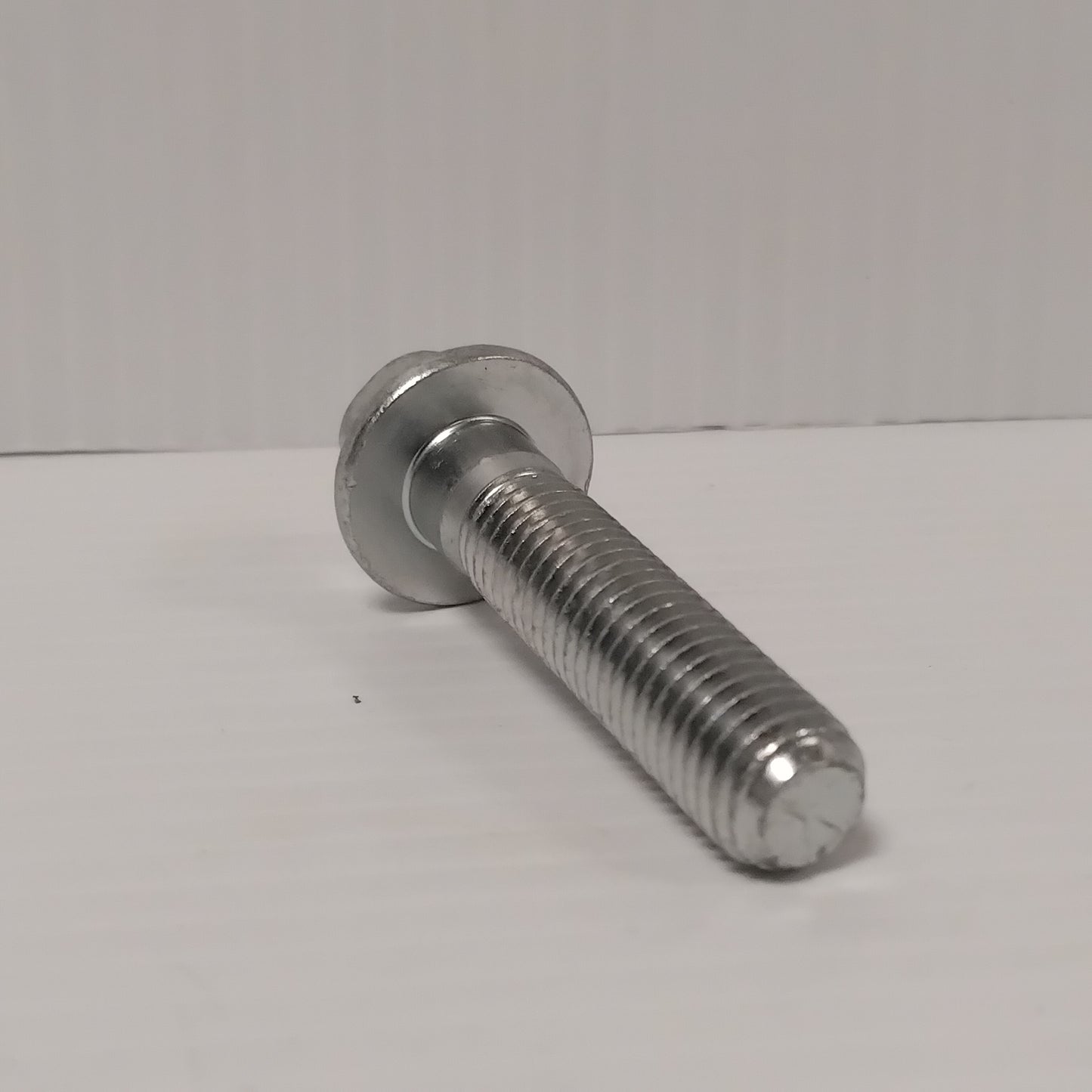1x Genuine M10 X 45 Gearbox Bolt - Ford KA / Mondeo / Kuga / Fiesta | 5048564